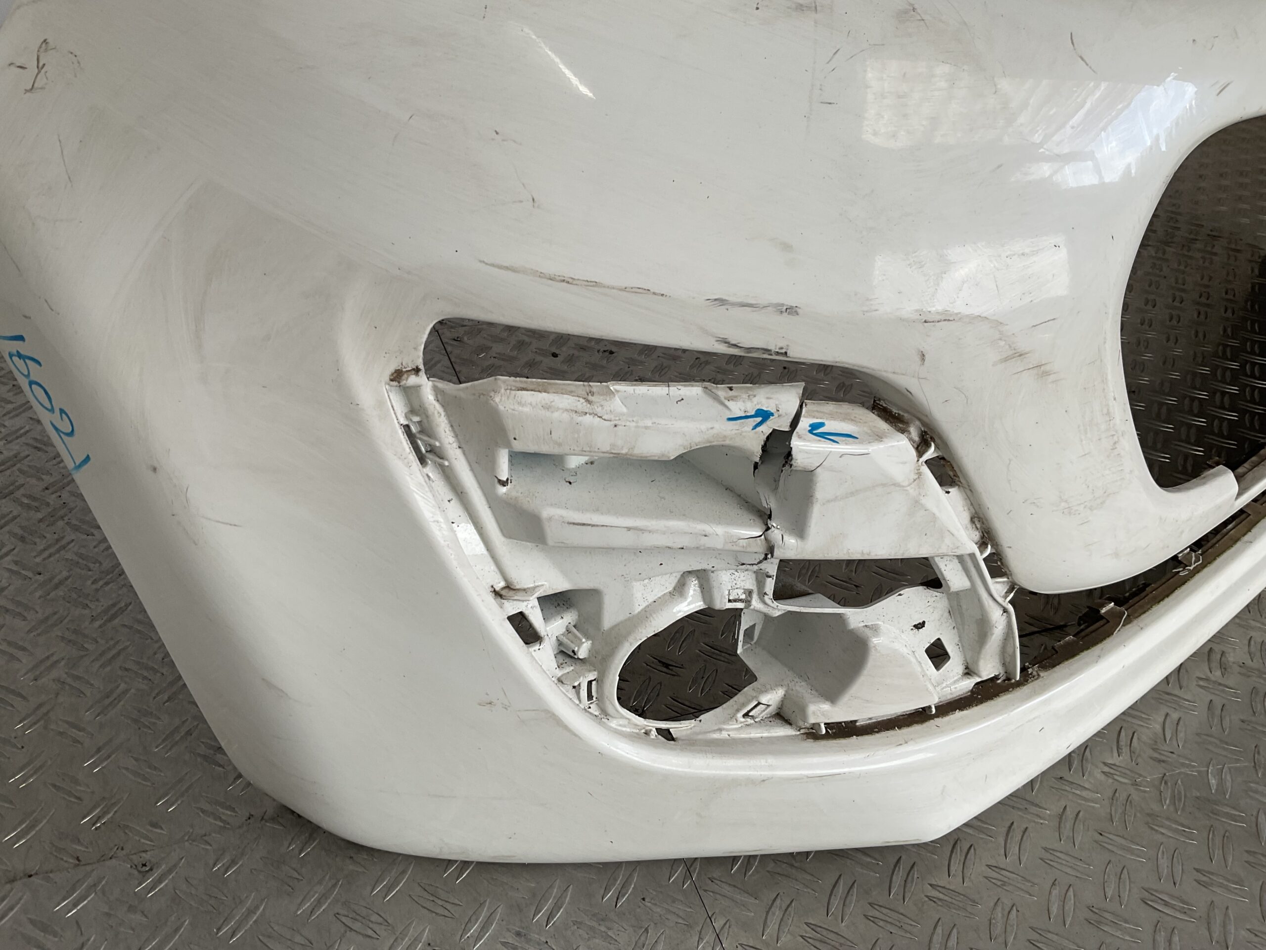 Bumper Peugeot 107 Facelift 11-14 52119-0H120 Voorbumper J1-16021z