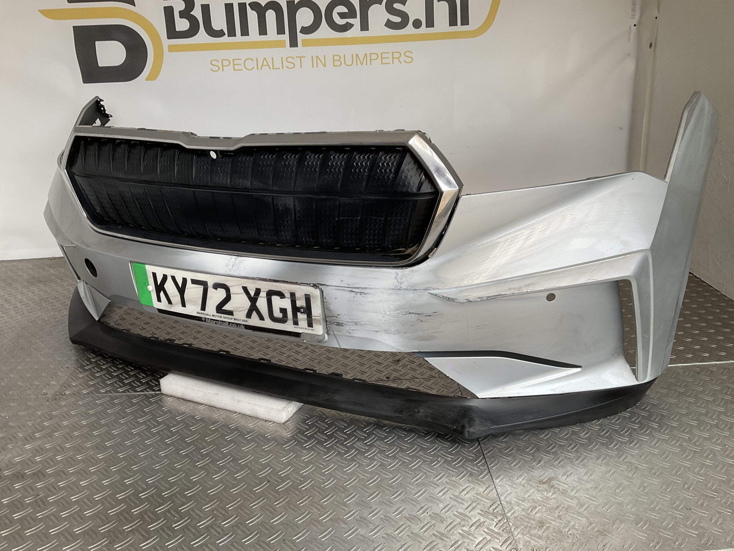Bumper Skoda Enyaq 4 5LA kls 21-24 pdc 5LA807221 Voorbumper H5-15556z