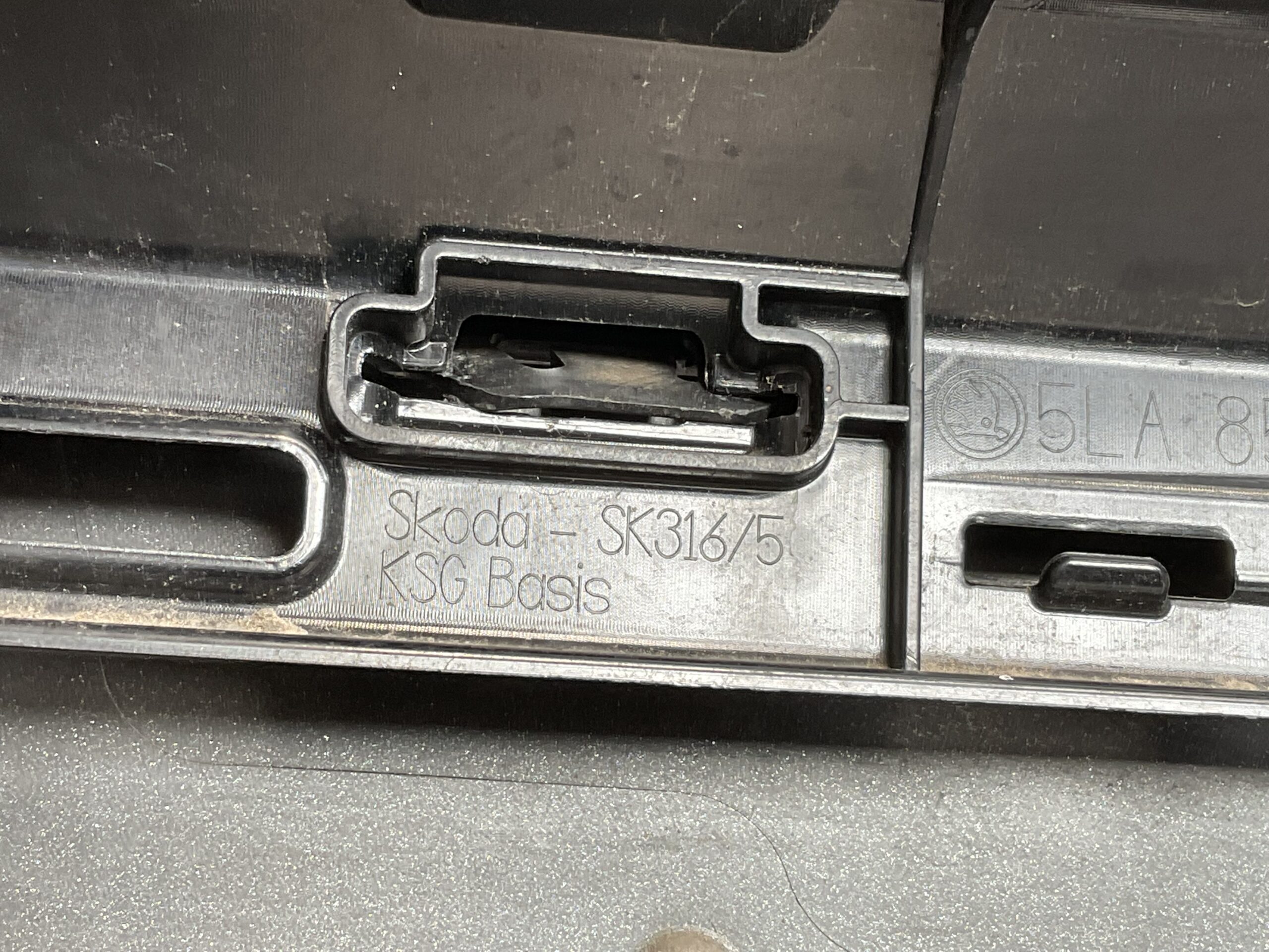 Bumper Skoda Enyaq 4 5LA kls 21-24 pdc 5LA807221 Voorbumper H5-15556z