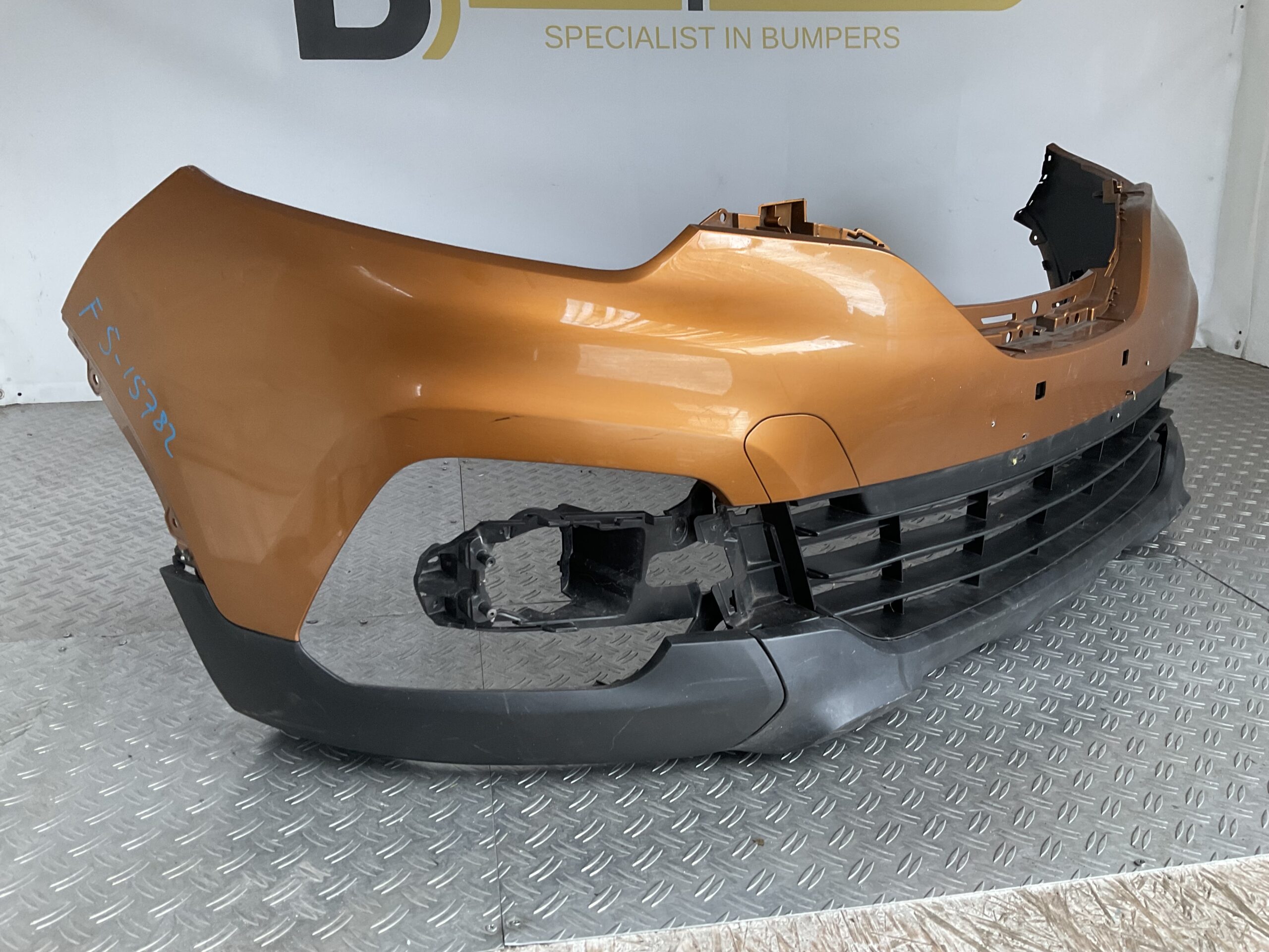 Bumper Renault Captur Facelift 16-21 620227019R LED Voorbumper F5-15782z