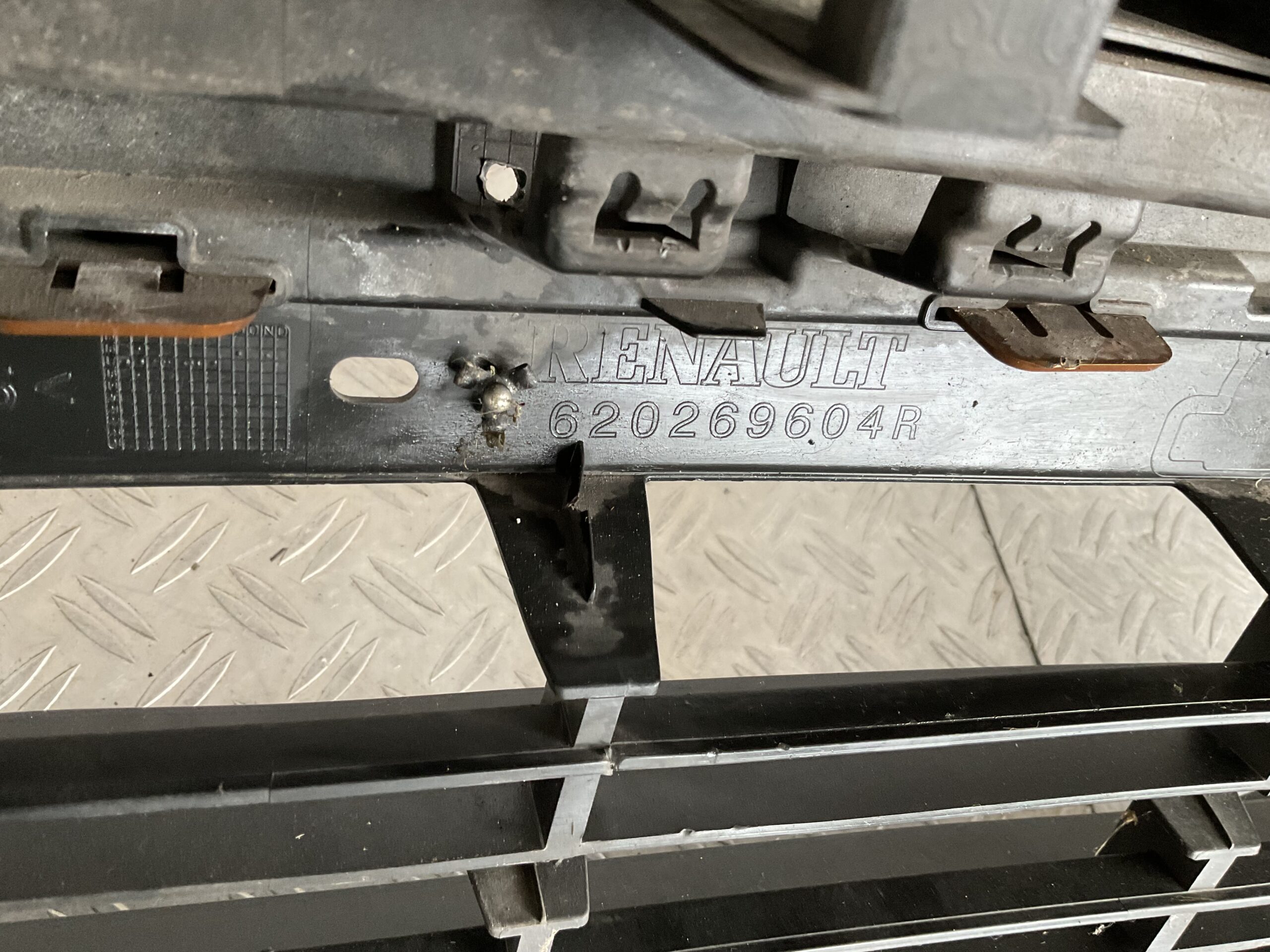 Bumper Renault Captur Facelift 16-21 620227019R LED Voorbumper F5-15782z