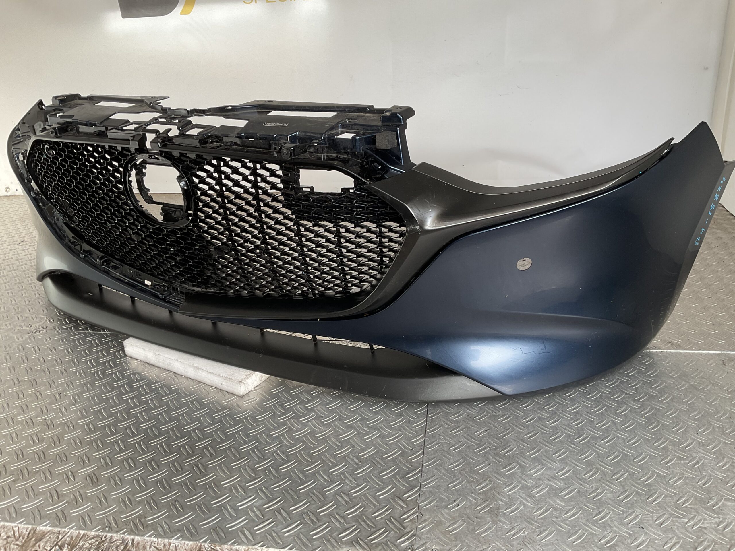 Bumper Mazda 3 III 19- BCKN-50031 Voorbumper B9-15824z