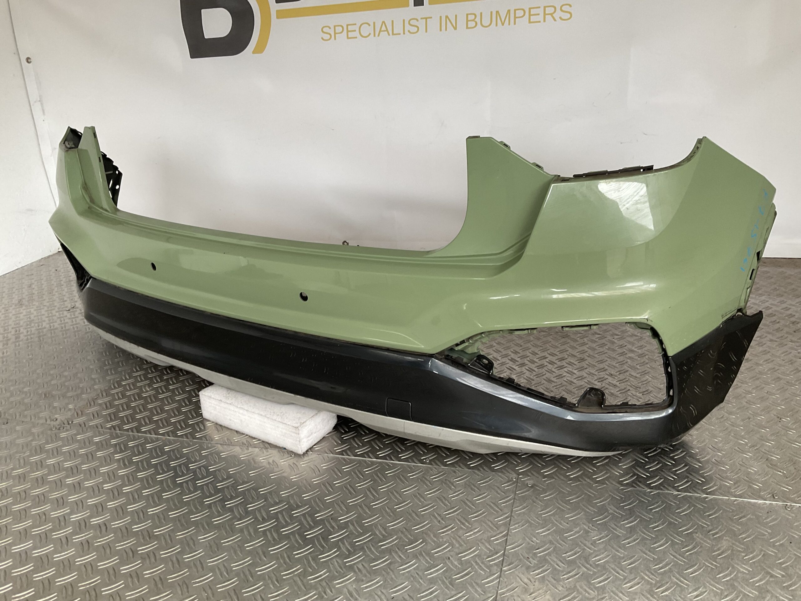 Bumper Audi Q2 Sline S-Line pdc 21-24 Facelift 81A807385 Achterbumper F7-15761z