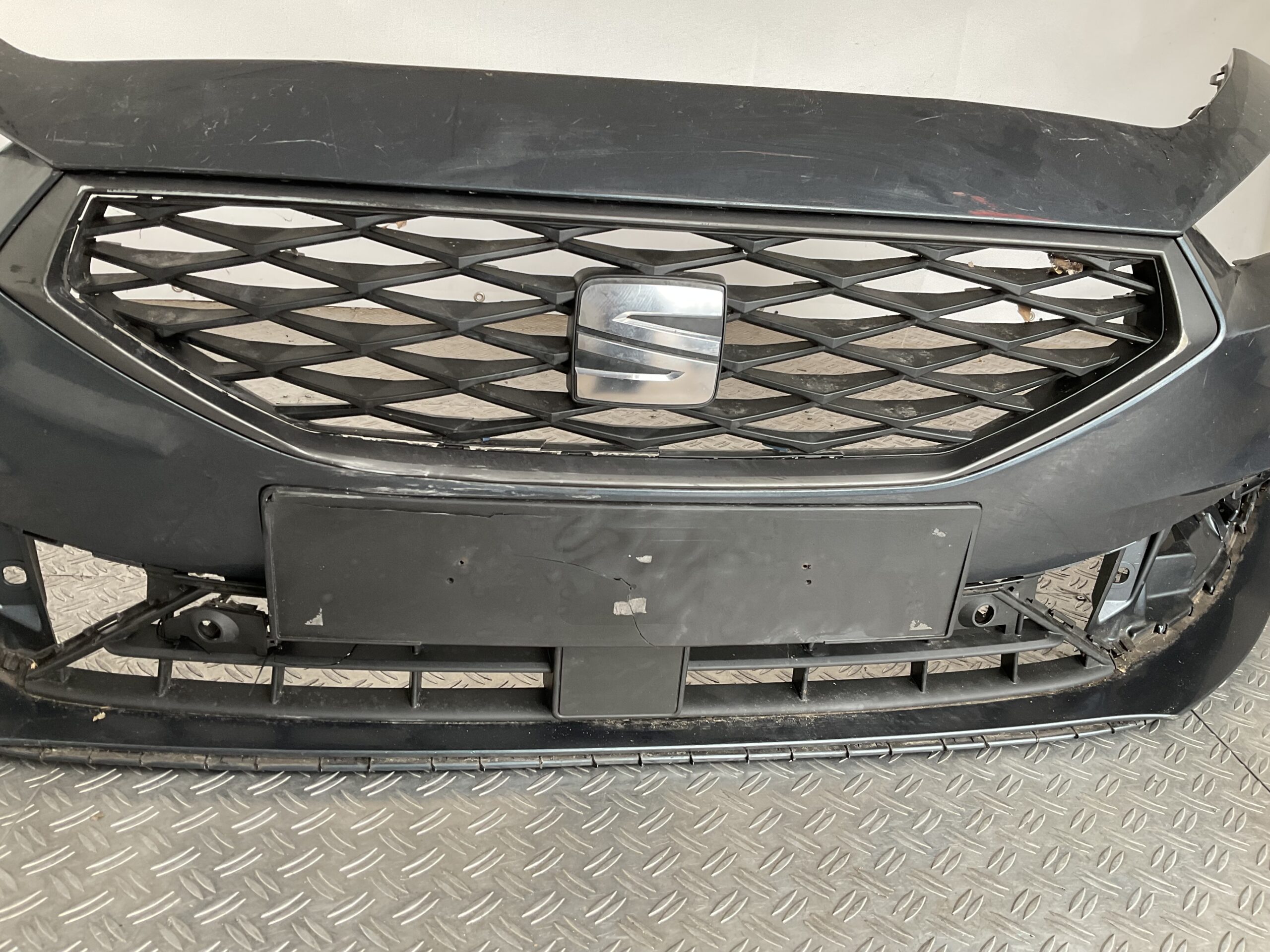 Bumper Seat Leon IV 5FA 6xpdc 21-24 5FA807221 Voorbumper C5-15840z
