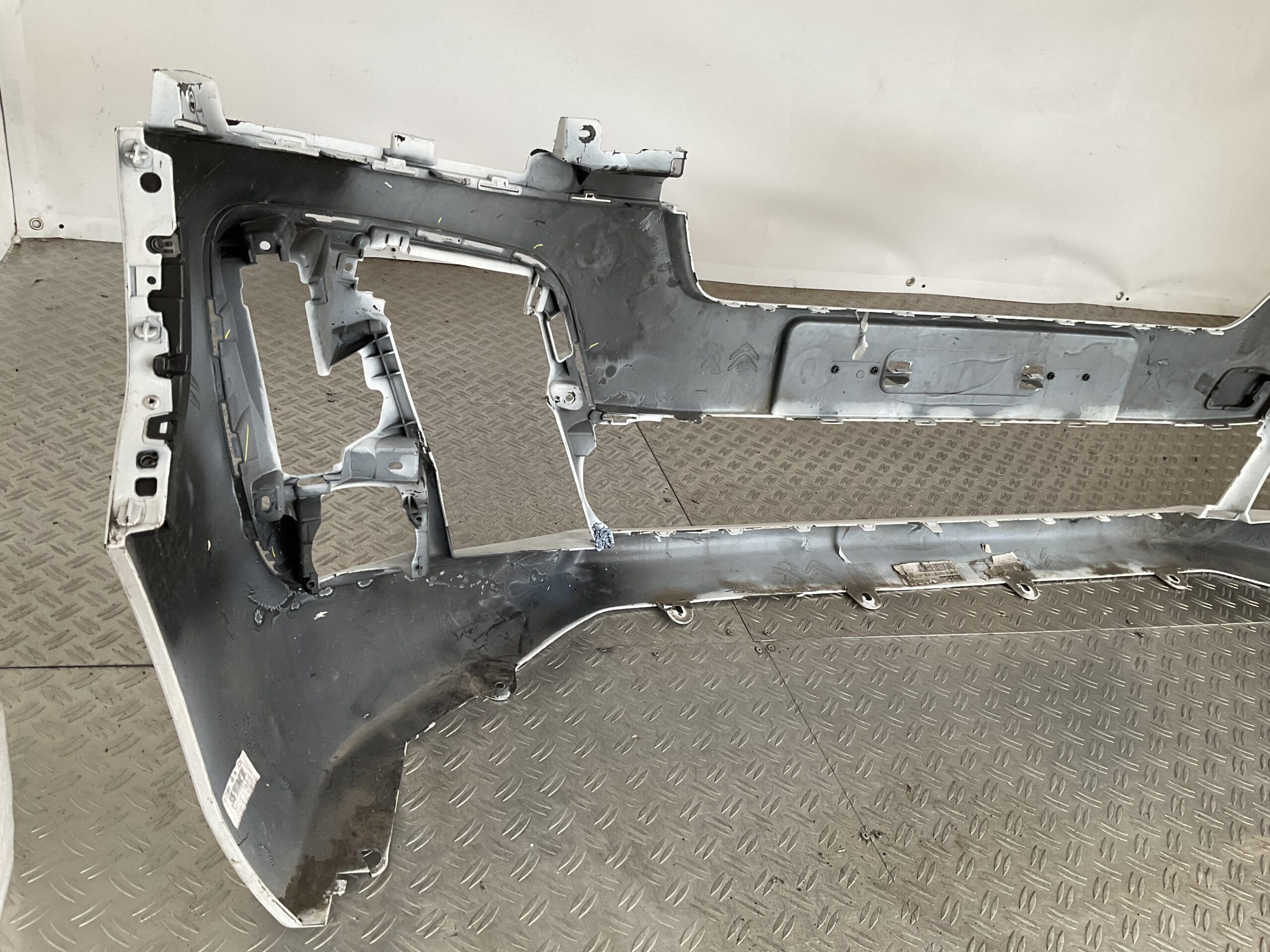 Bumper Opel Vivaro Peugeot Expert Citroen Jumpy 17-22 1594025x Voorbumper J5-15812z