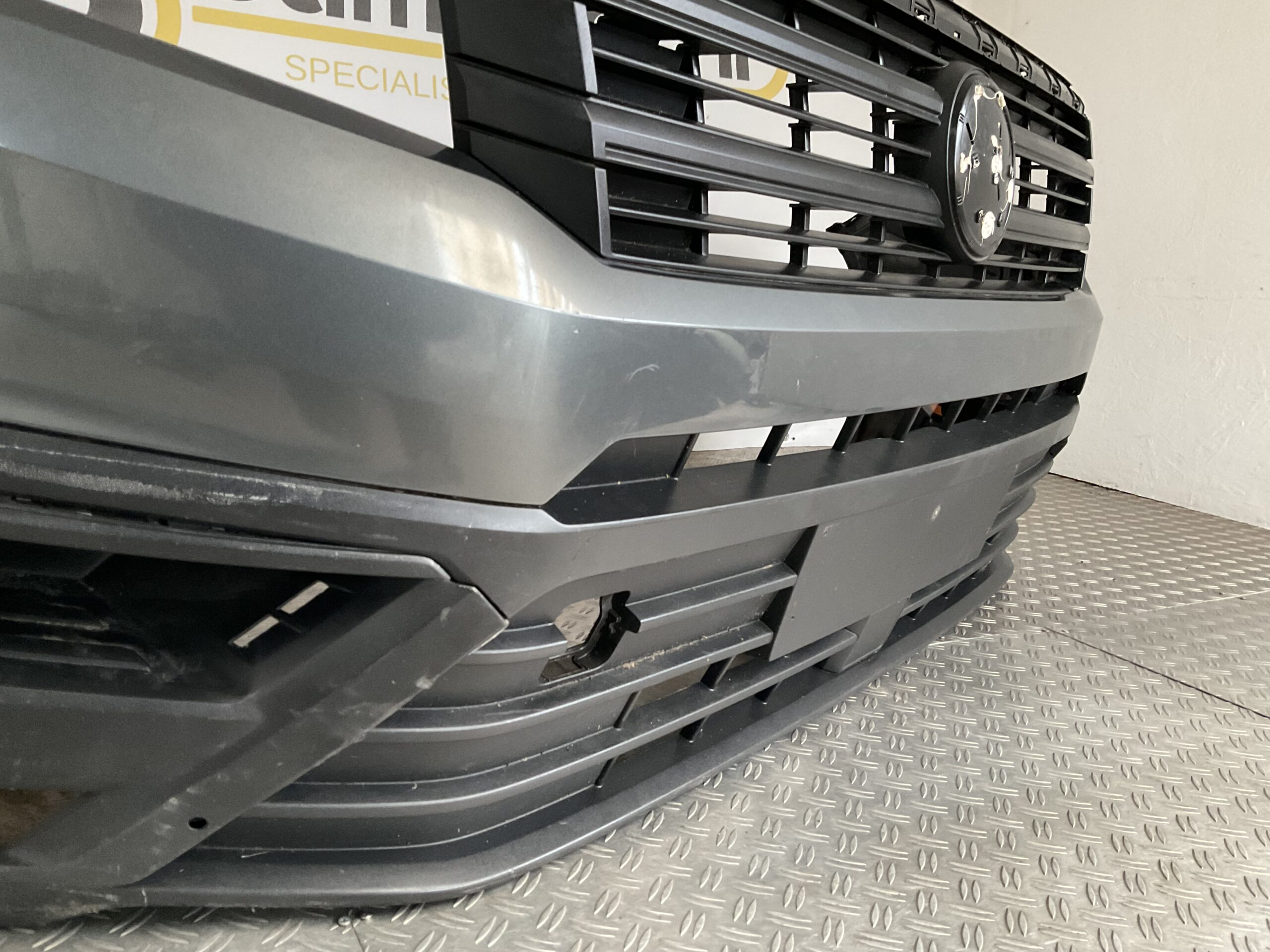 Bumper Volkswagen Crafter II C7 Man 7C807819A Voorbumper C5-15998z