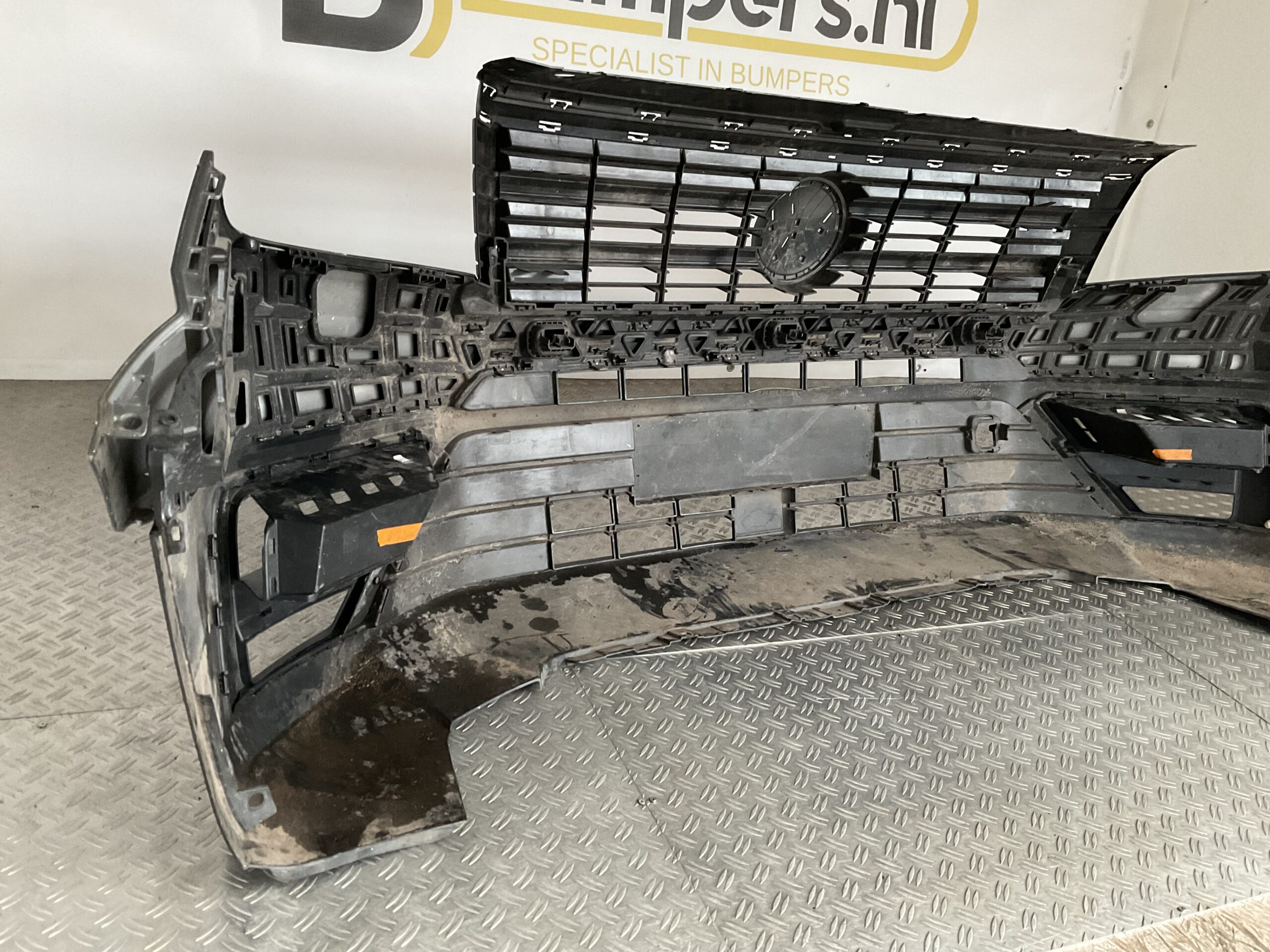 Bumper Volkswagen Crafter II C7 Man 7C807819A Voorbumper C5-15998z