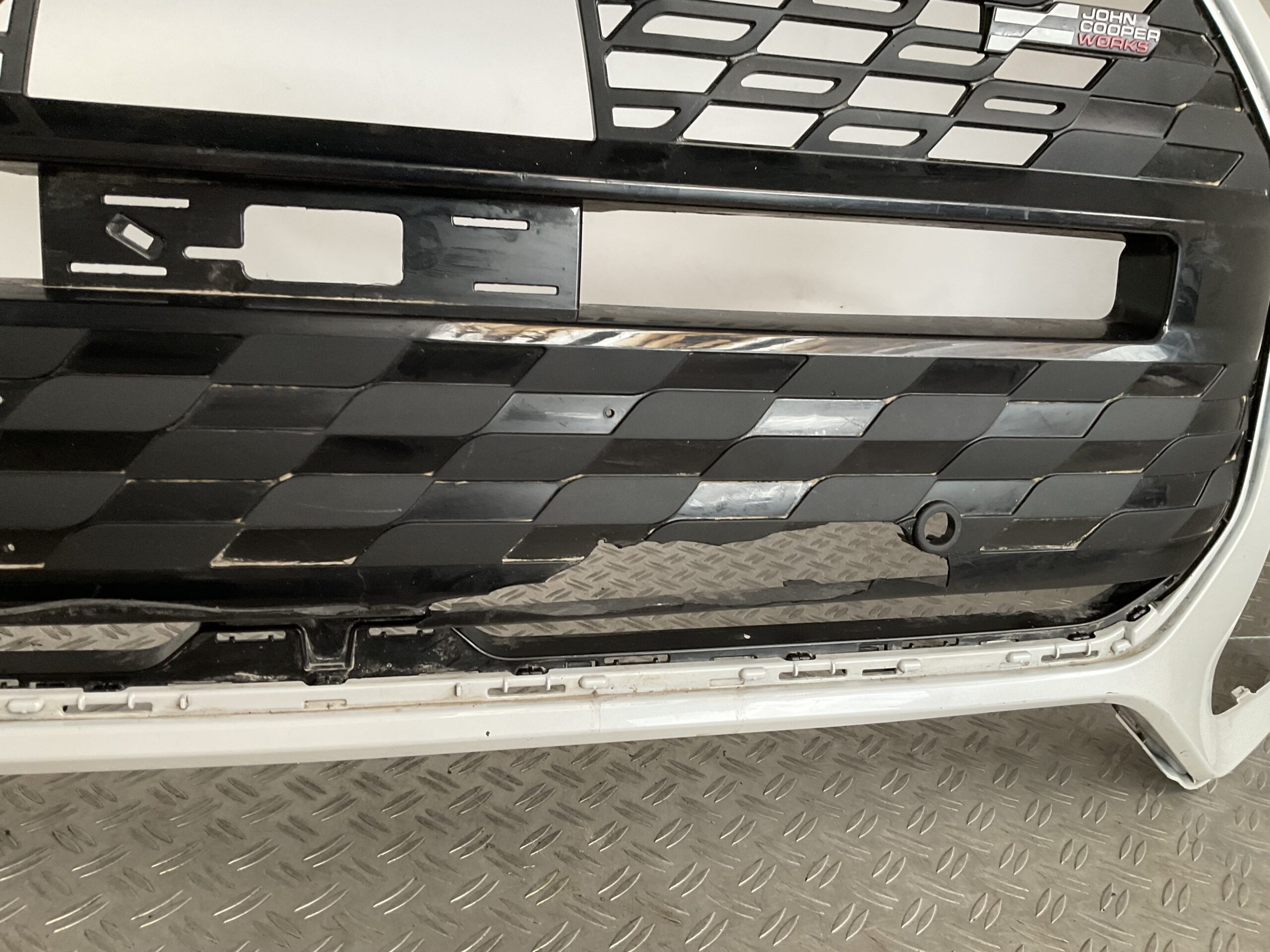 Bumper Mini Countryman U25 JCW 24- 51115a26c50 Voorbumper K1-15995z