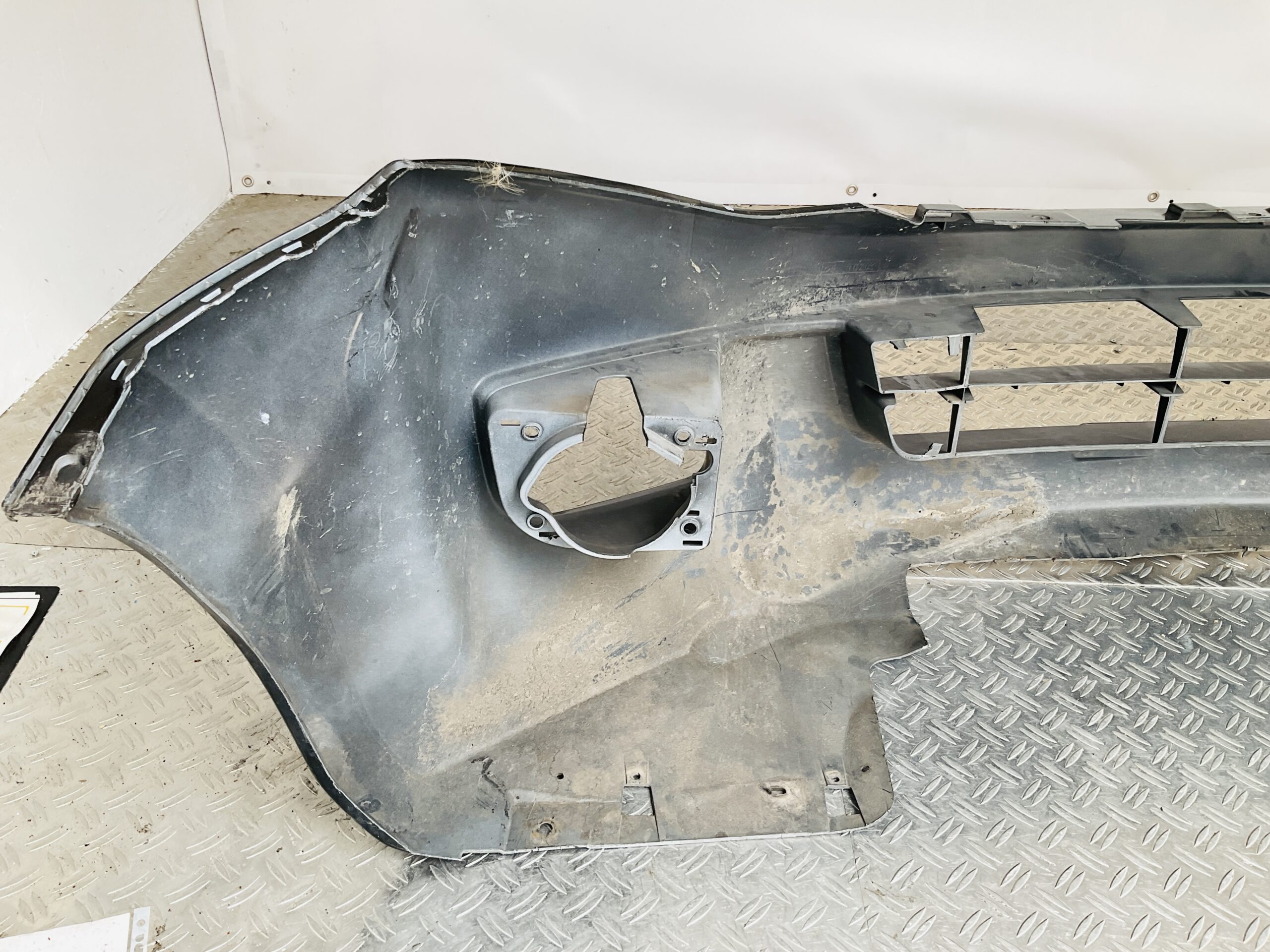 Bumper Isuzu D-Max Dmax Land Rover Defender Pick-up 12-16 8981965742 Voorbumper G5-14589z