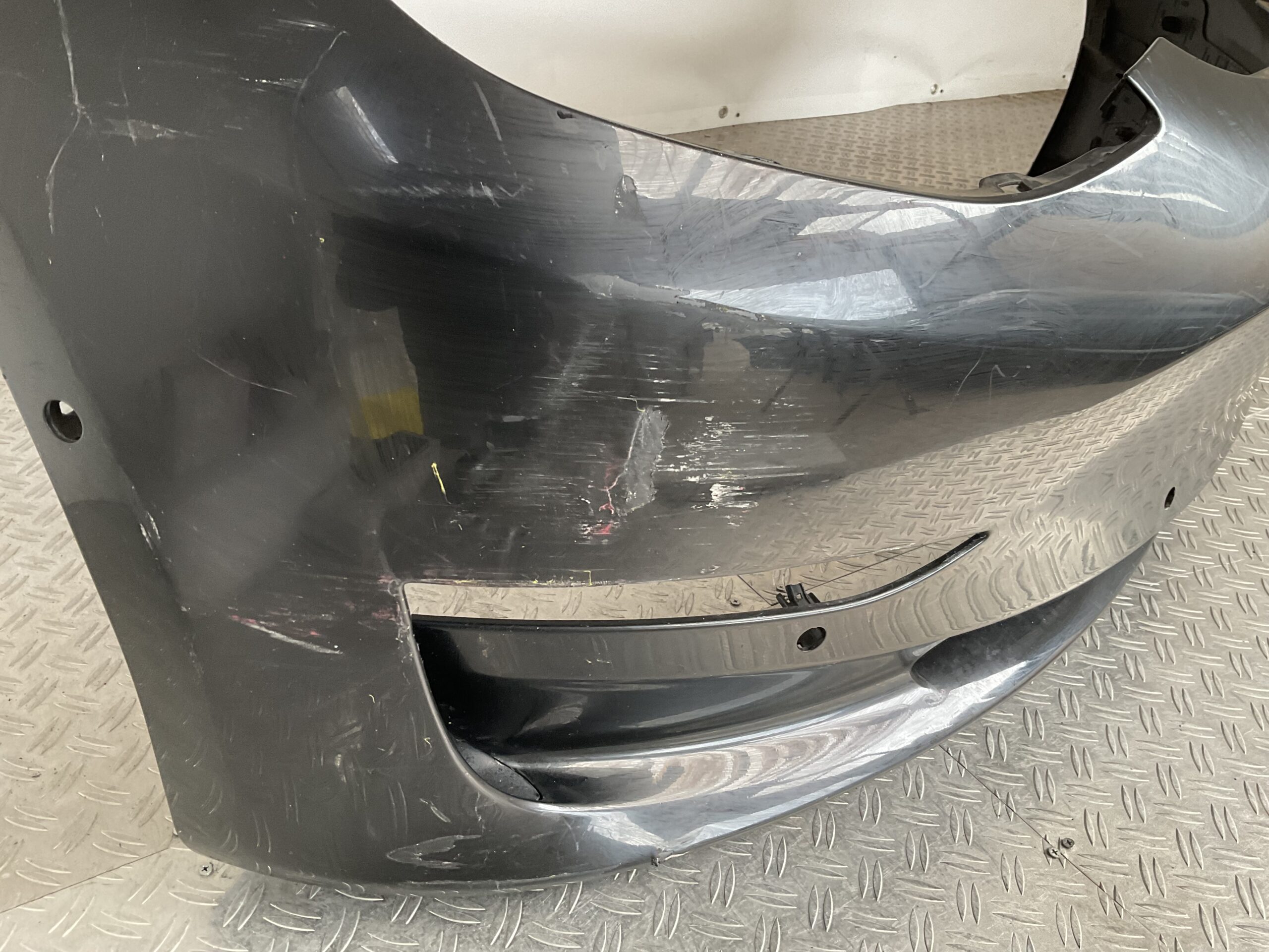 Bumper Tesla Model Y 2020-2024 1540104-06-C Voorbumper B9-16203z