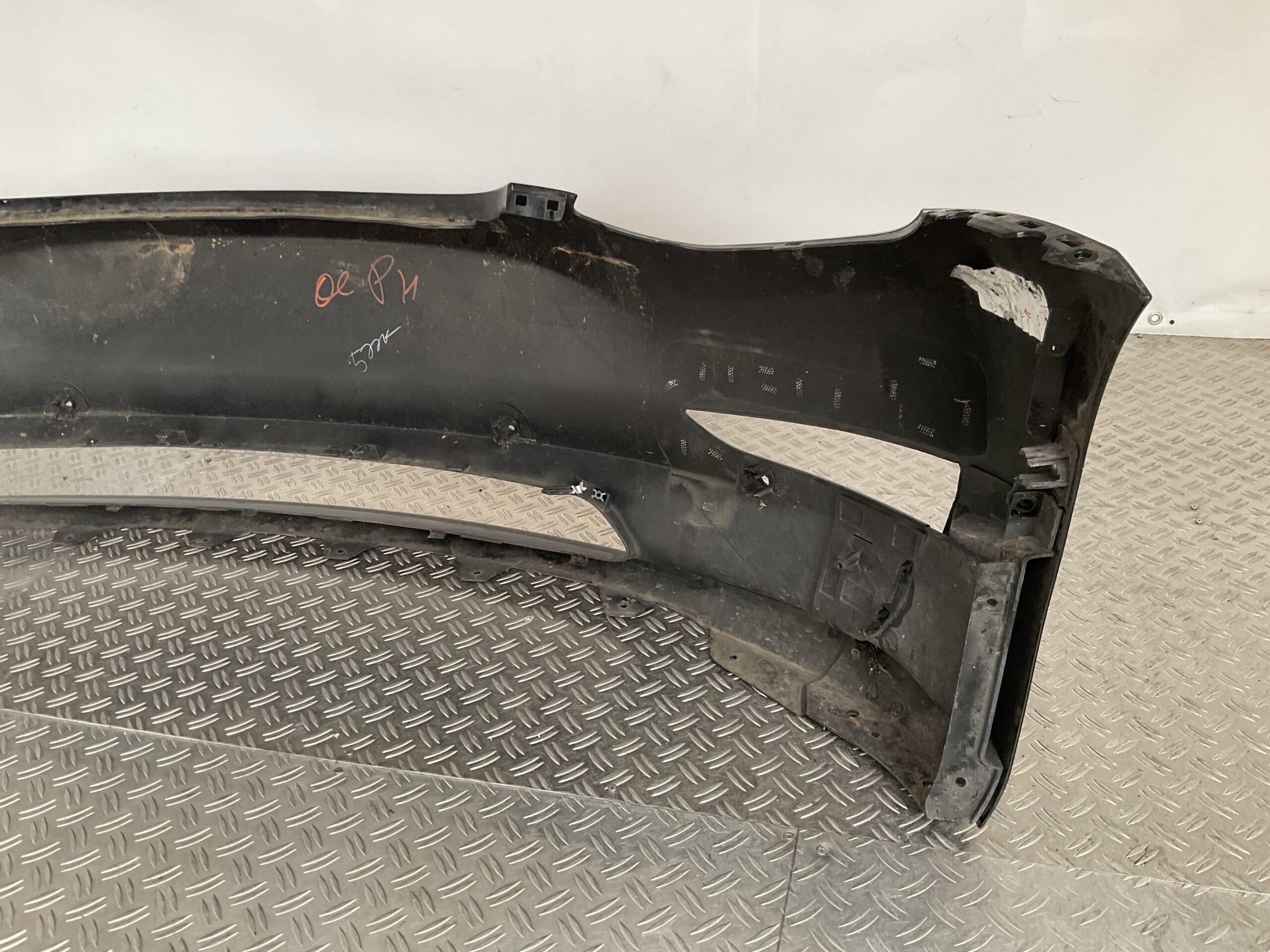 Bumper Tesla Model Y 2020-2024 1540104-06-C Voorbumper B9-16203z
