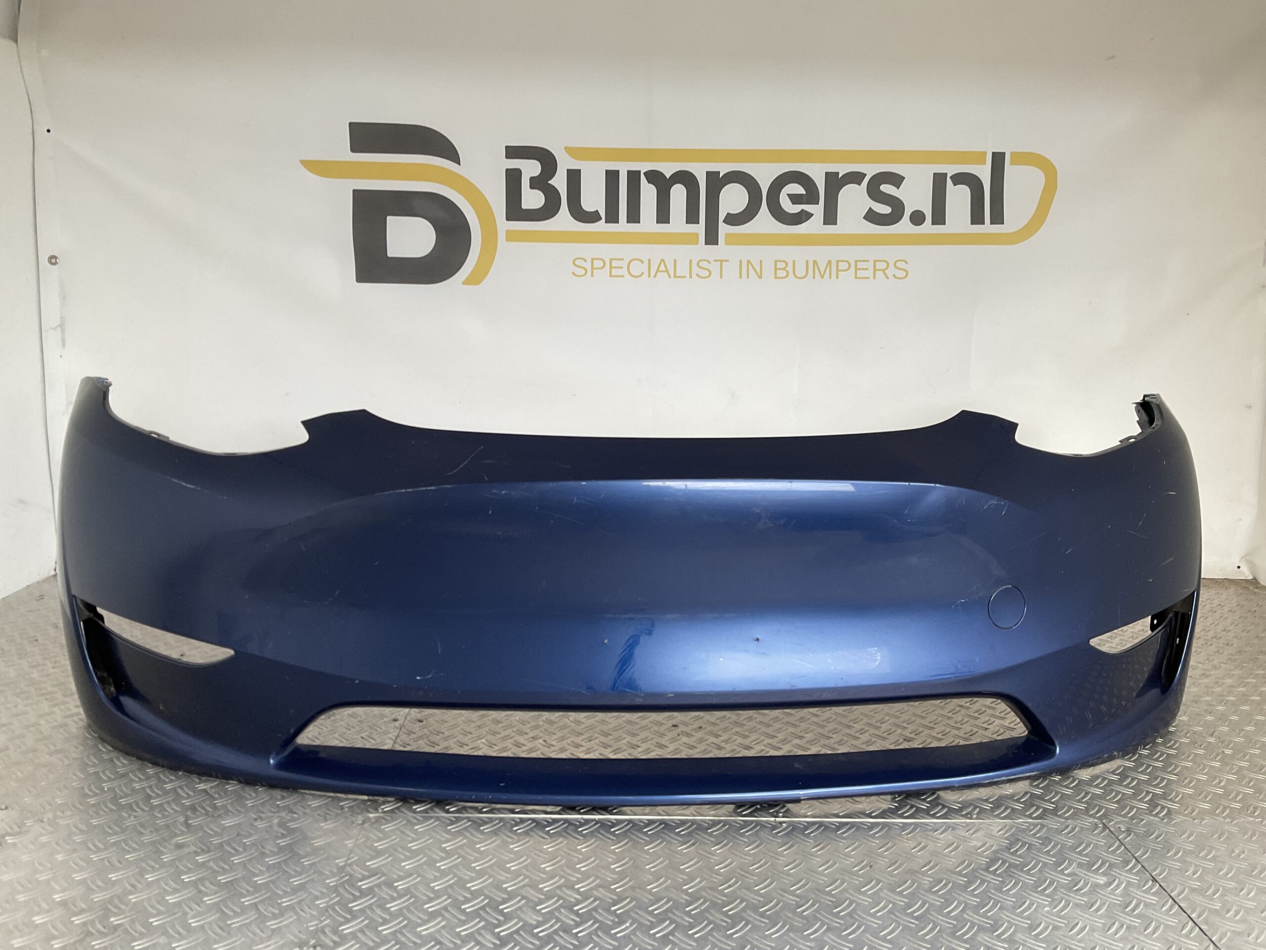 Bumper Tesla Model Y 2020-2024 1540104-06-C Voorbumper B9-16205z