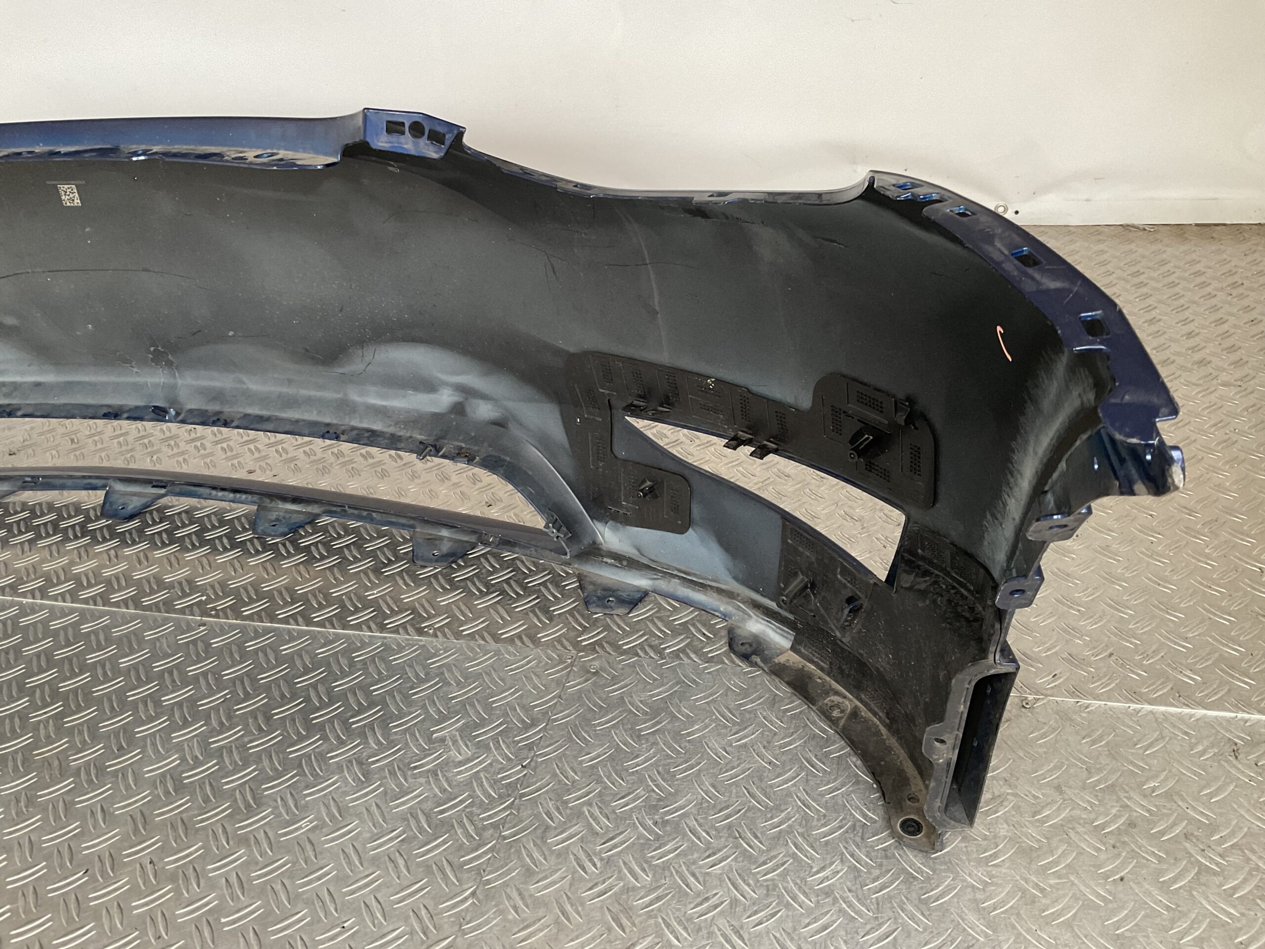 Bumper Tesla Model Y 2020-2024 1540104-06-C Voorbumper B9-16205z