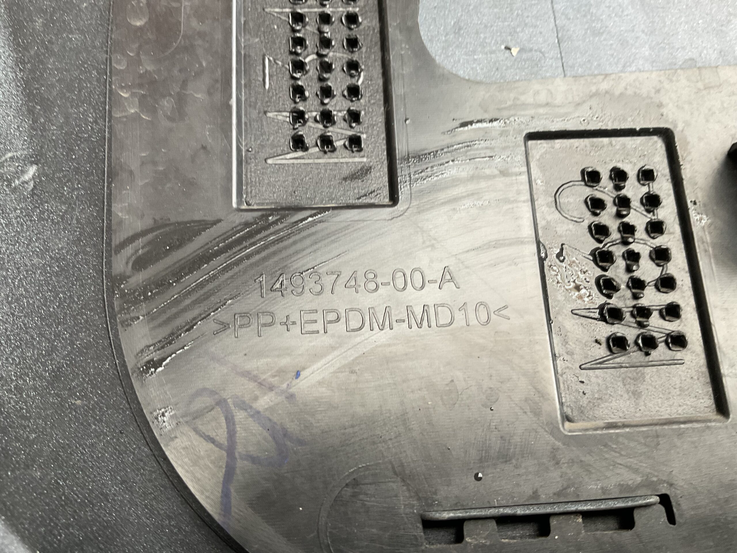 Bumper Tesla Model Y 2020-2024 1540104-06-C Voorbumper B9-16205z