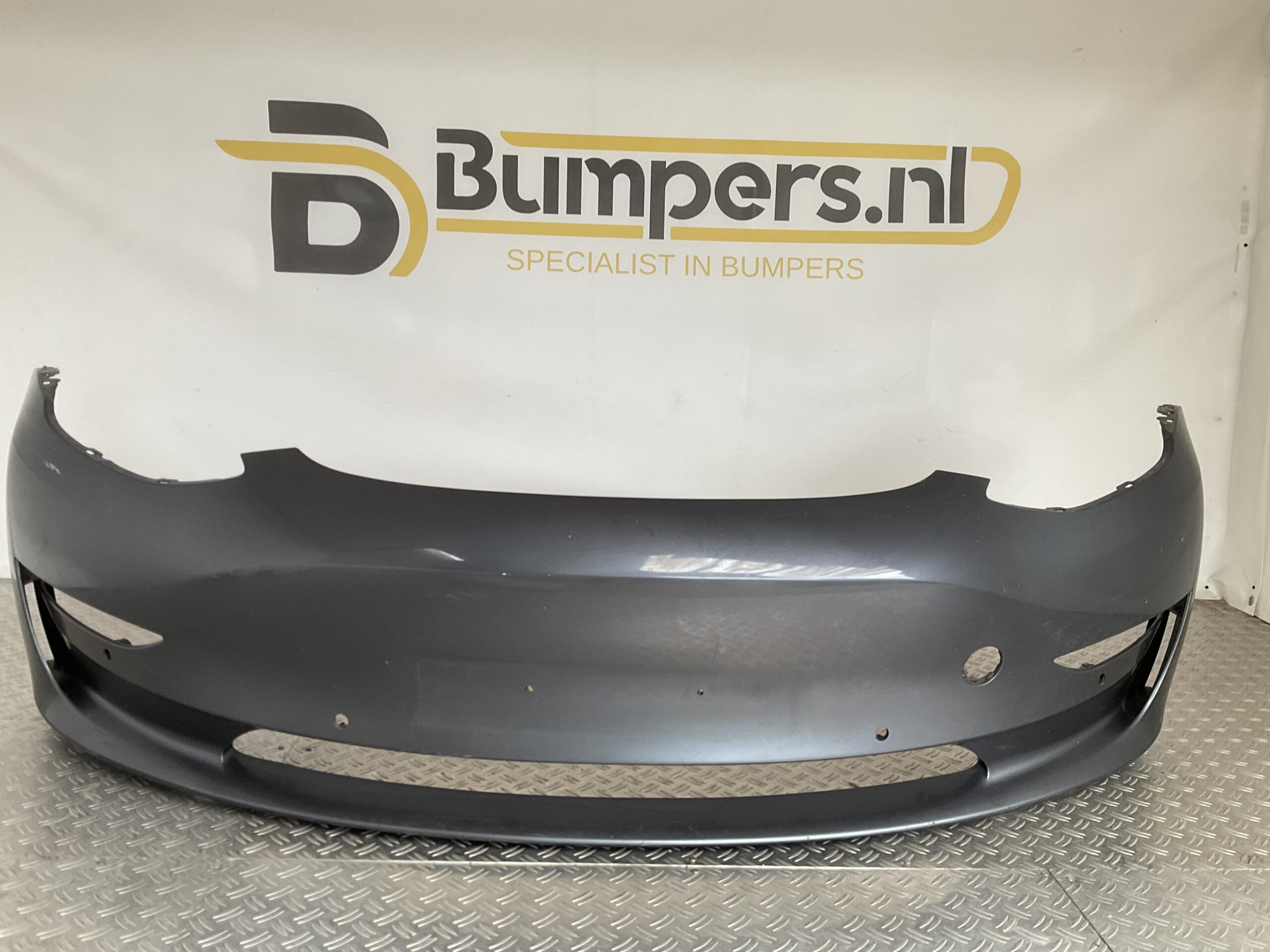 Bumper Tesla Model Y 2020-2024 1540104-06-C Voorbumper B9-16207z