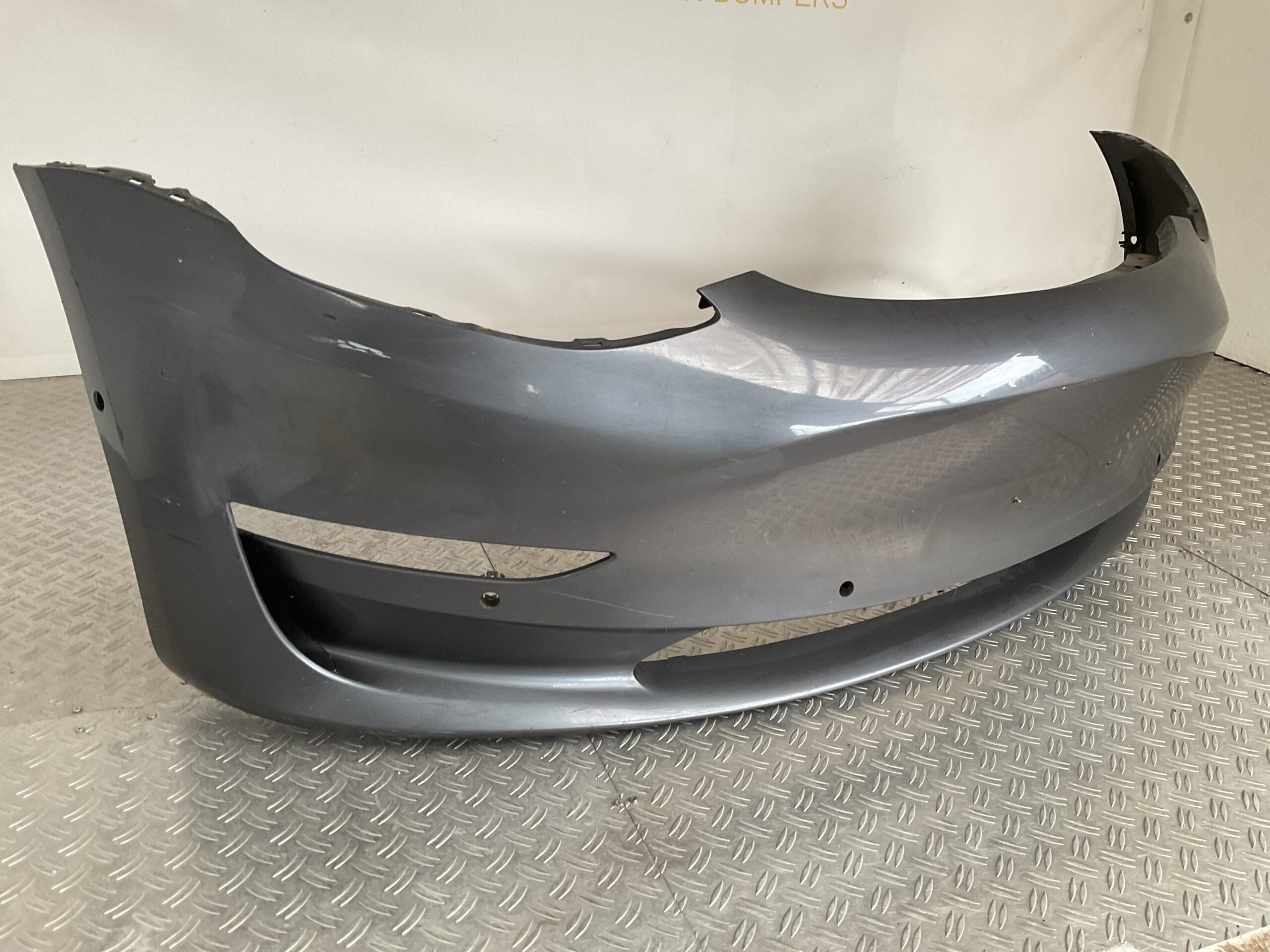 Bumper Tesla Model Y 2020-2024 1540104-06-C Voorbumper B9-16207z