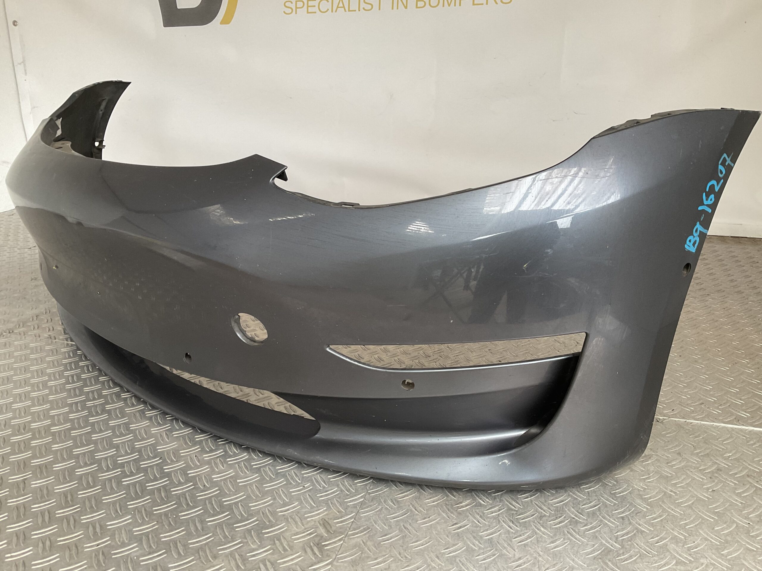 Bumper Tesla Model Y 2020-2024 1540104-06-C Voorbumper B9-16207z