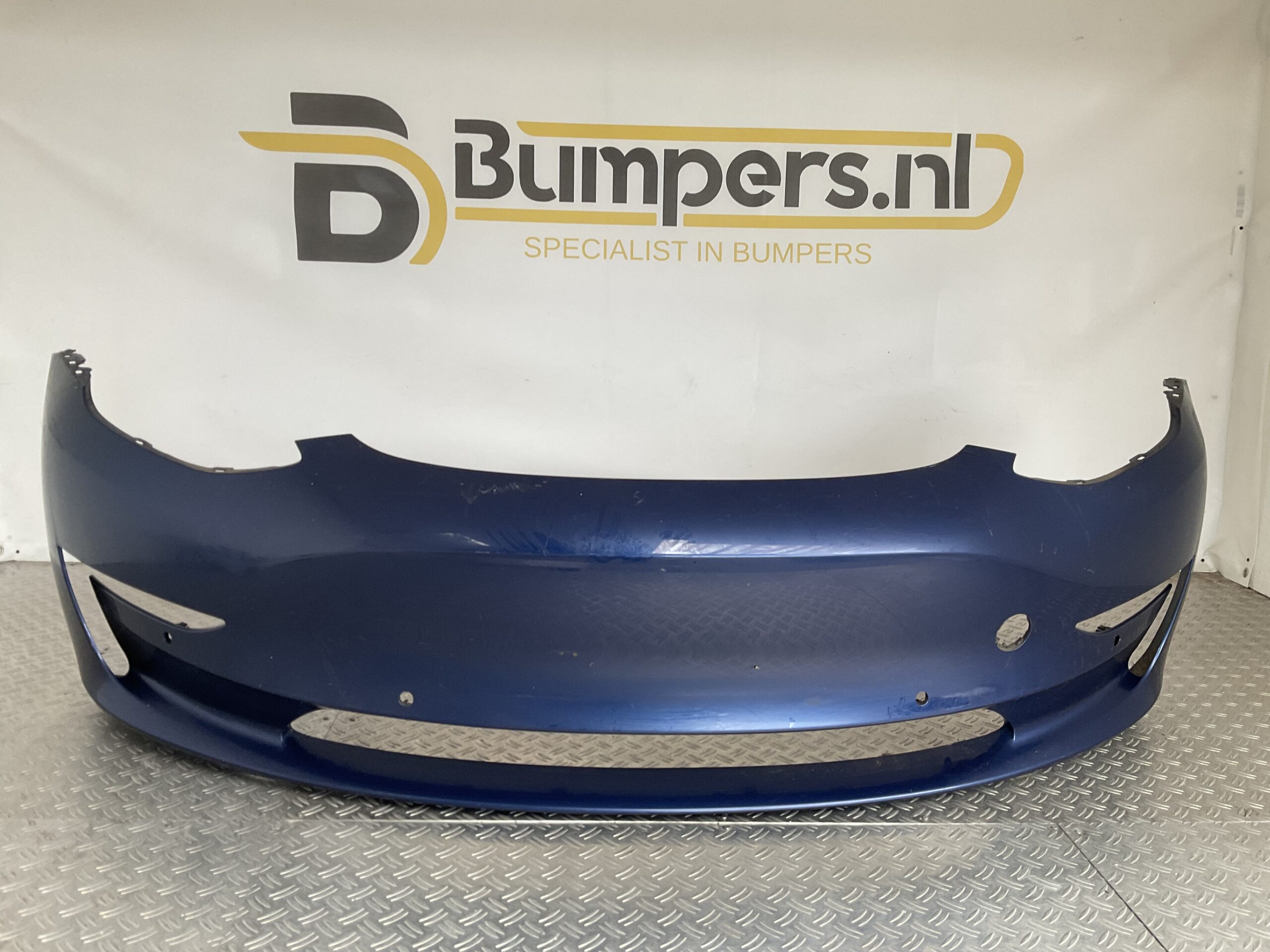 Bumper Tesla Model Y 2020-2024 1540104-06-C Voorbumper B9-16206z