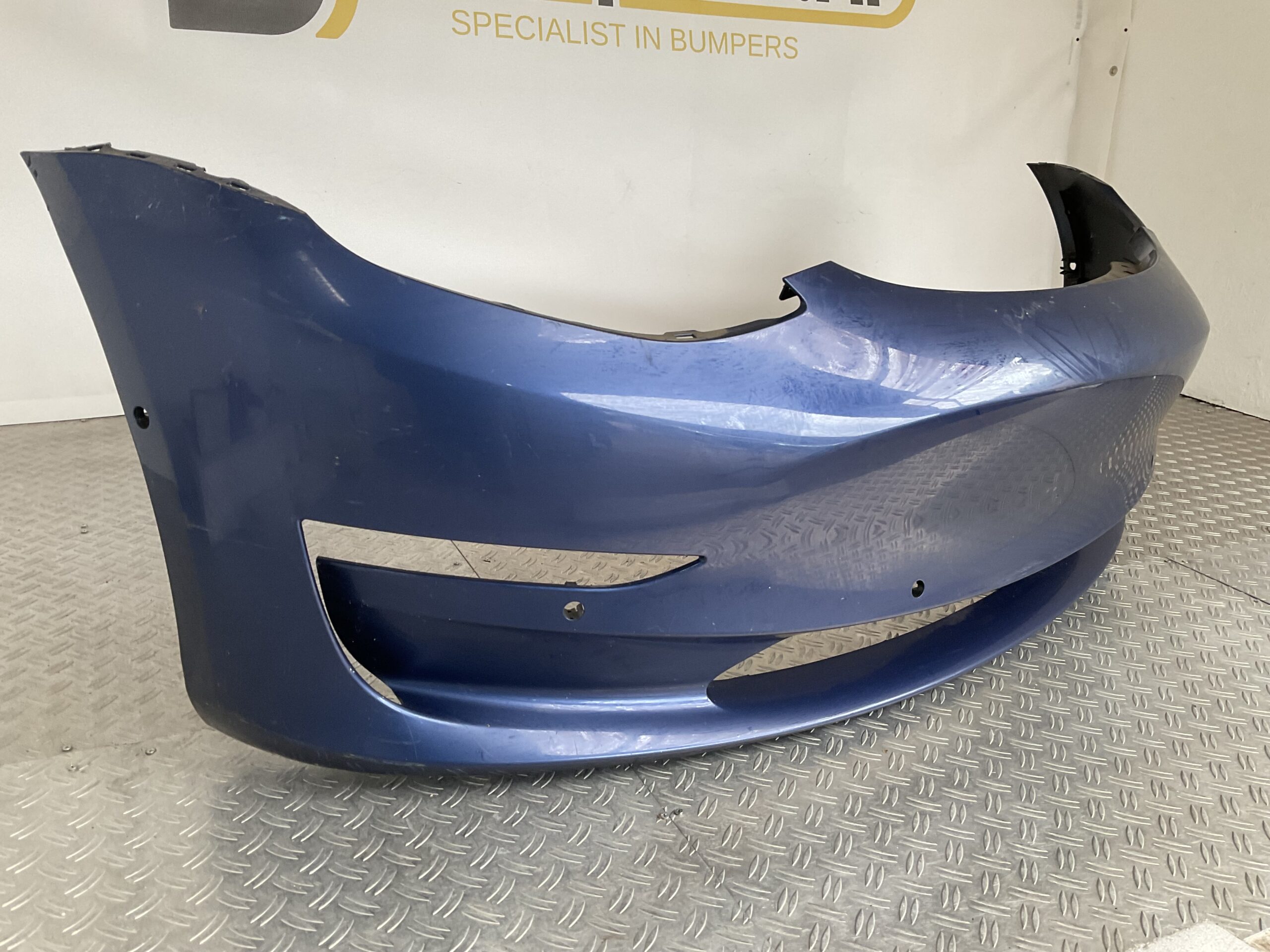 Bumper Tesla Model Y 2020-2024 1540104-06-C Voorbumper B9-16206z