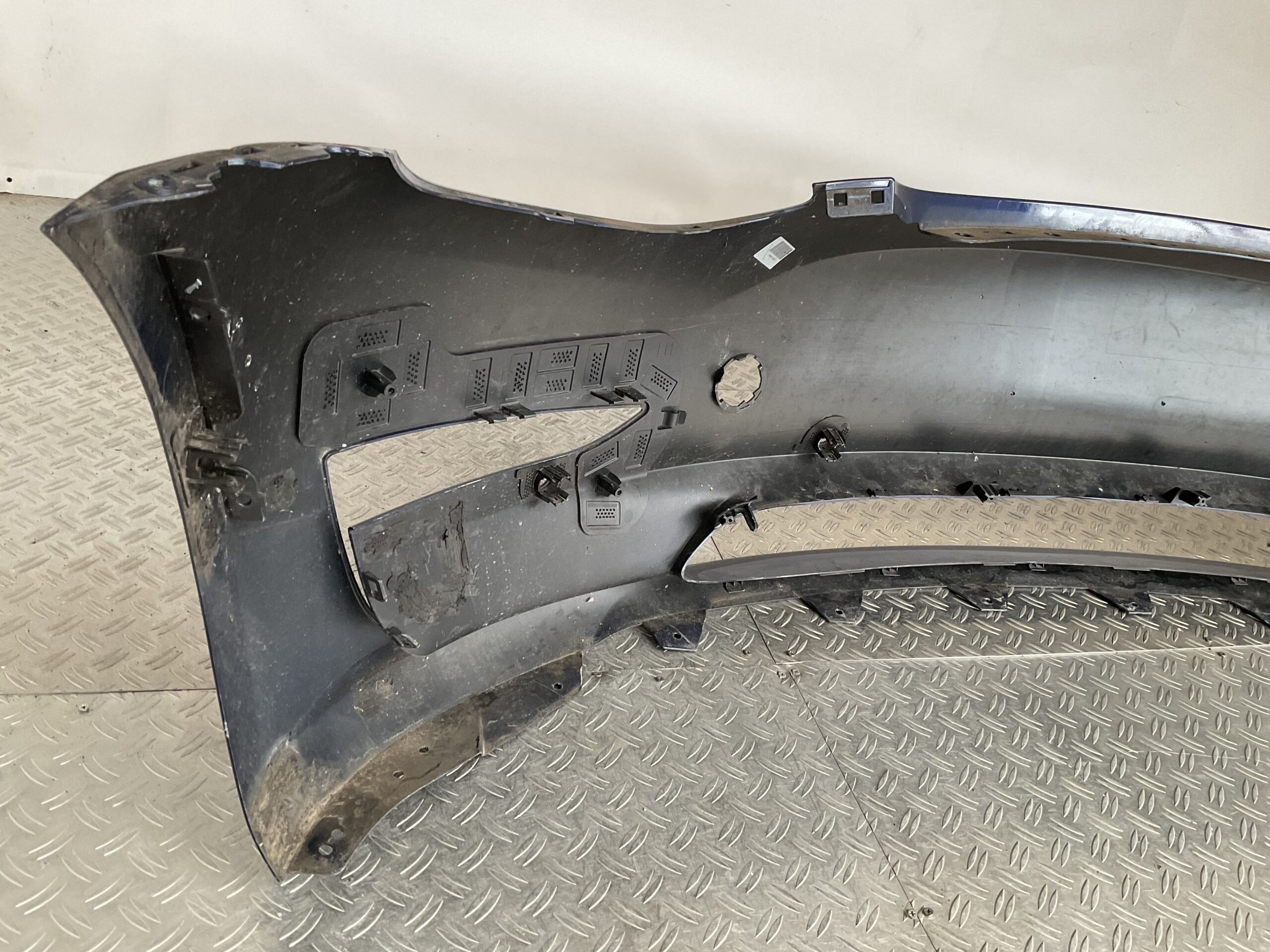 Bumper Tesla Model Y 2020-2024 1540104-06-C Voorbumper B9-16206z