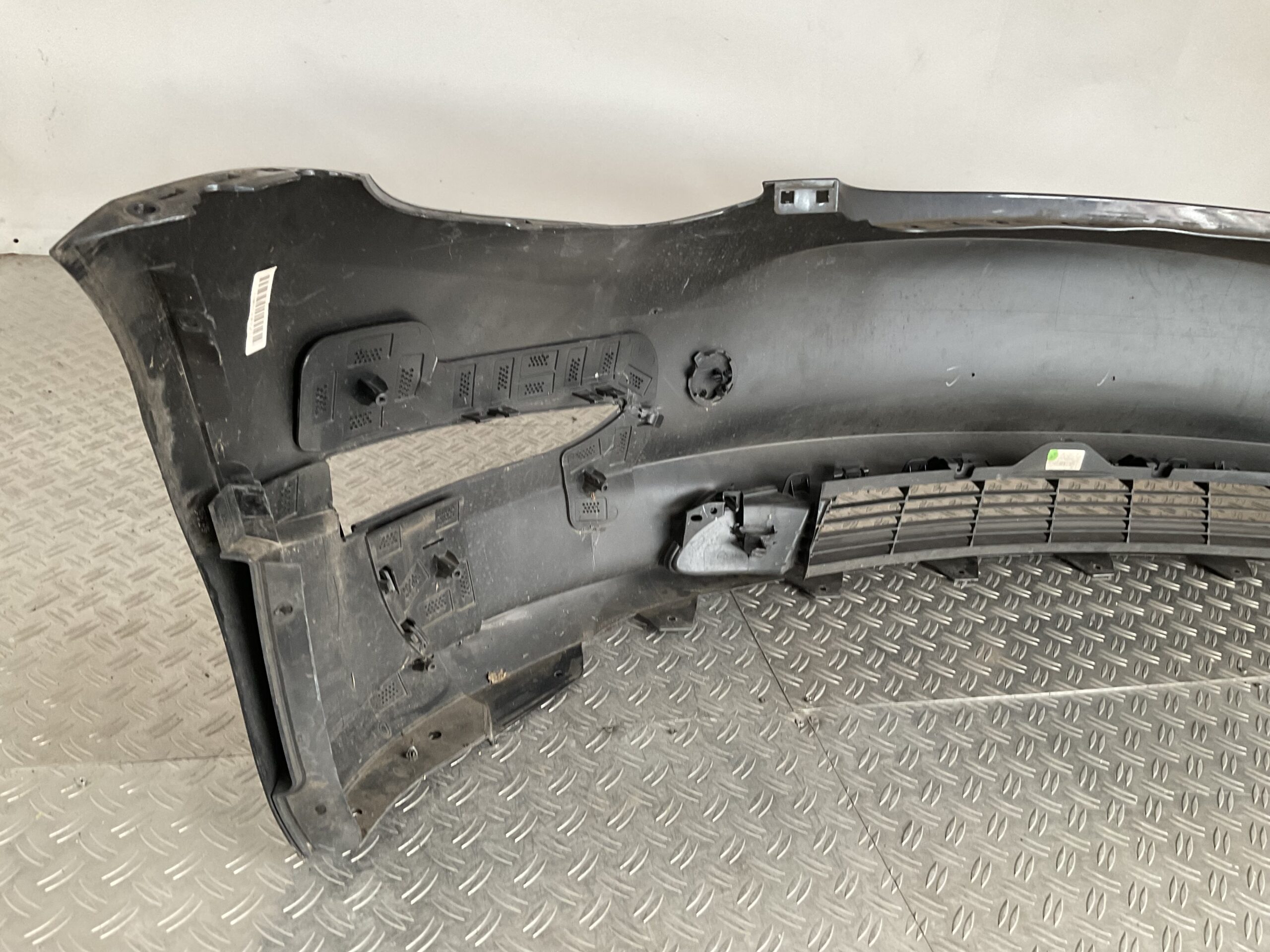 Bumper Tesla Model Y 2020-2024 1540104-06-C Voorbumper B9-16227z