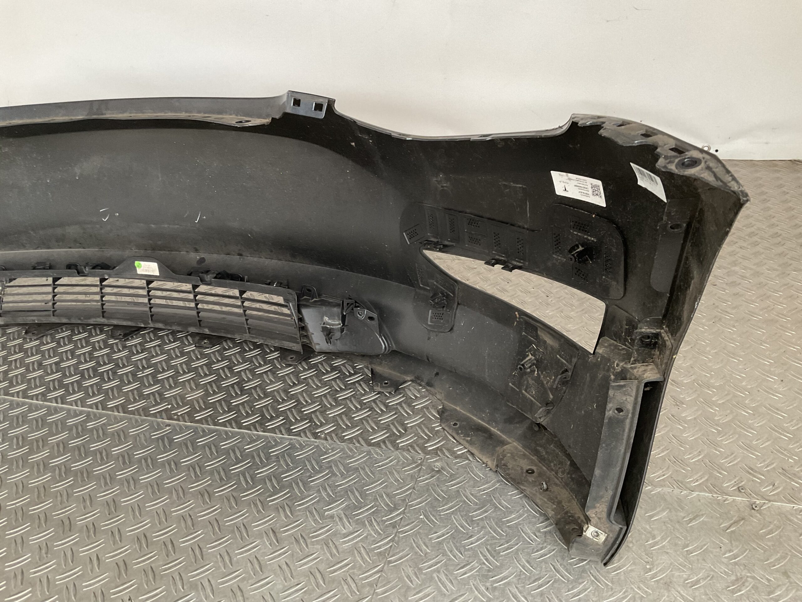 Bumper Tesla Model Y 2020-2024 1540104-06-C Voorbumper B9-16227z