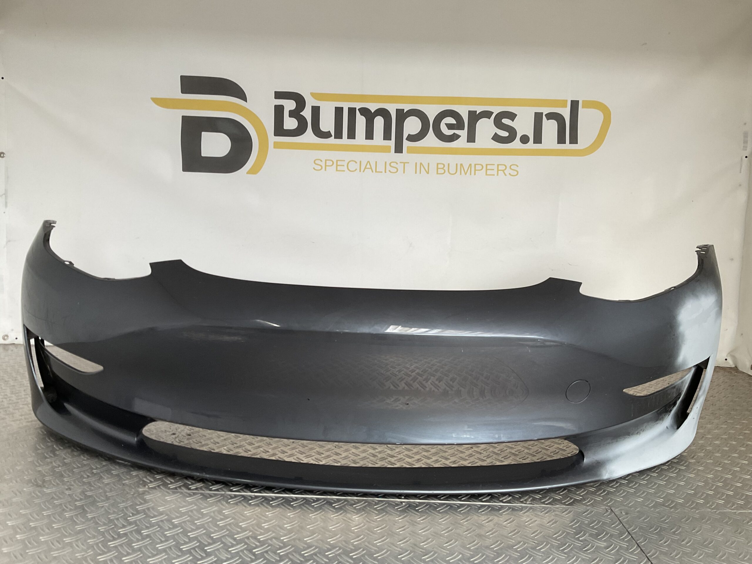 Bumper Tesla Model Y 2020-2024 153704-03-F Voorbumper B9-16243z