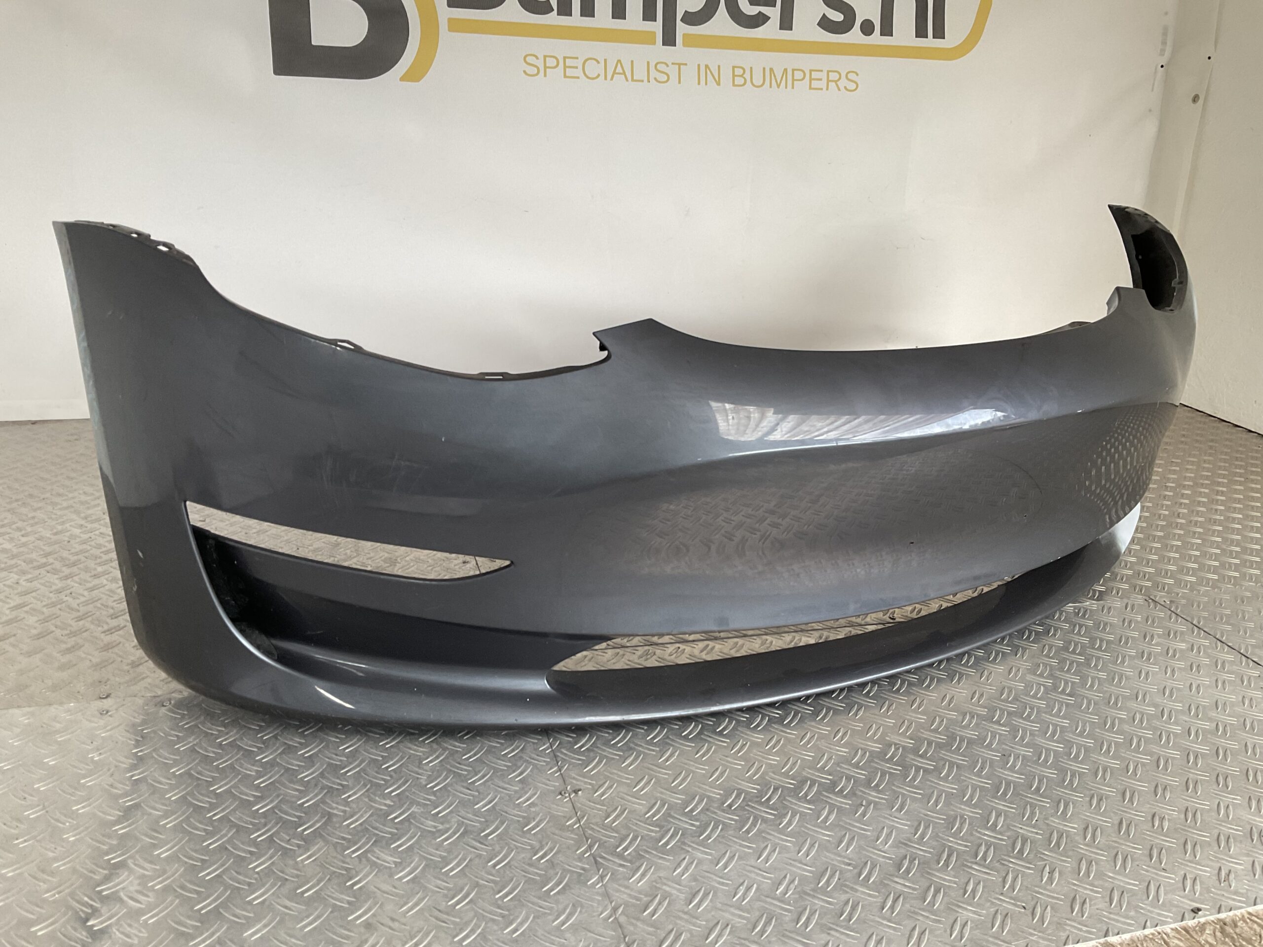 Bumper Tesla Model Y 2020-2024 153704-03-F Voorbumper B9-16243z