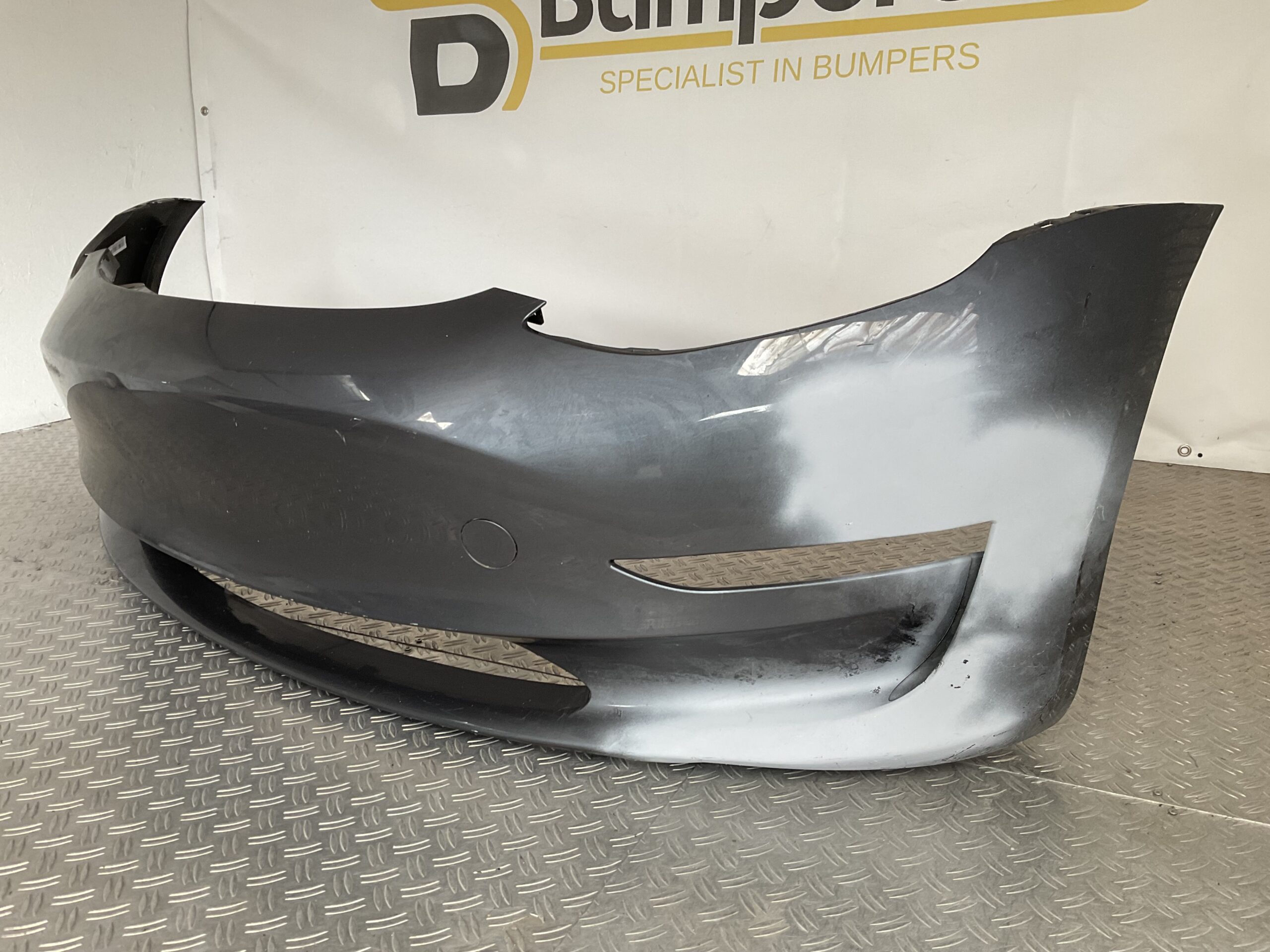 Bumper Tesla Model Y 2020-2024 153704-03-F Voorbumper B9-16243z