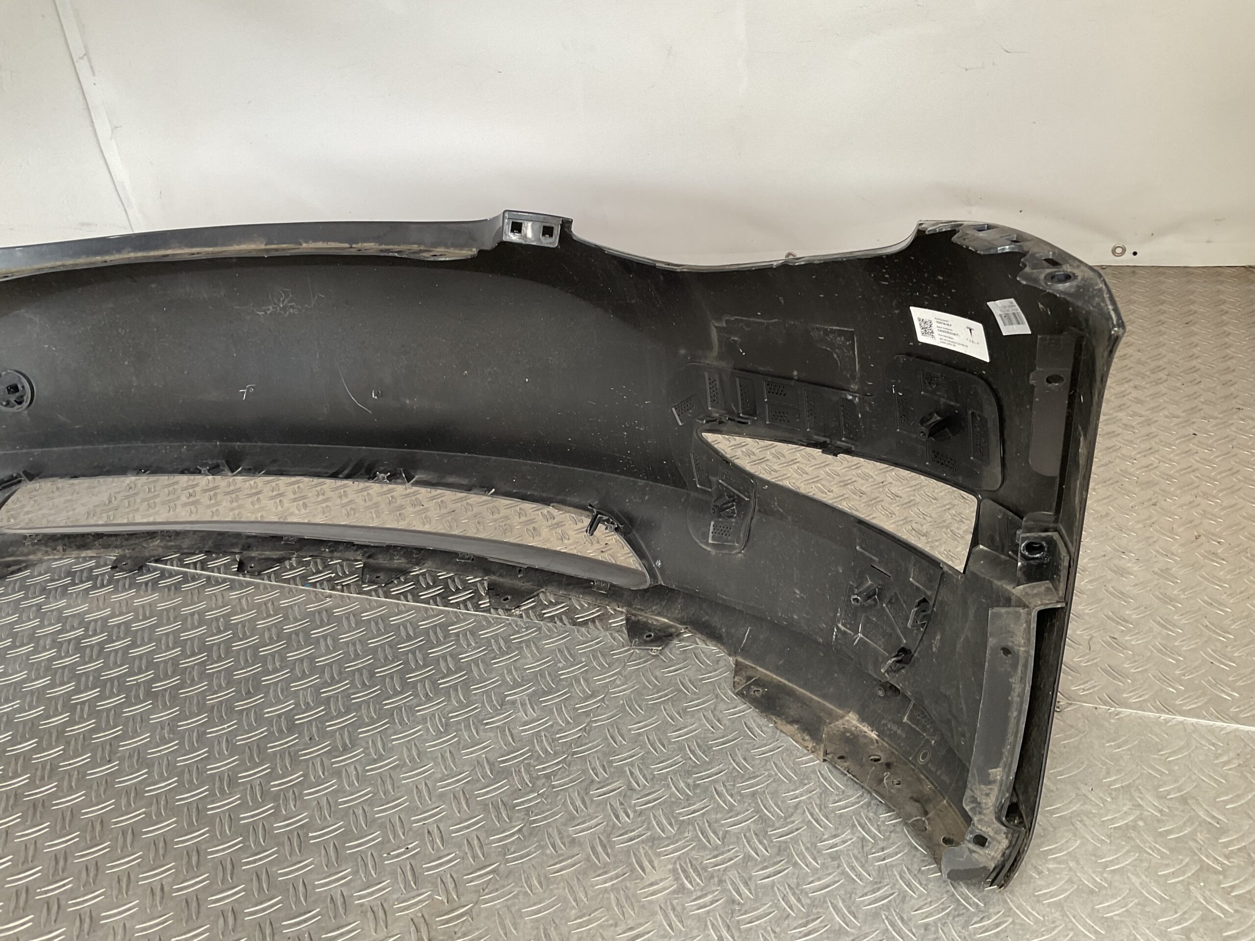 Bumper Tesla Model Y 2020-2024 153704-03-F Voorbumper B9-16243z