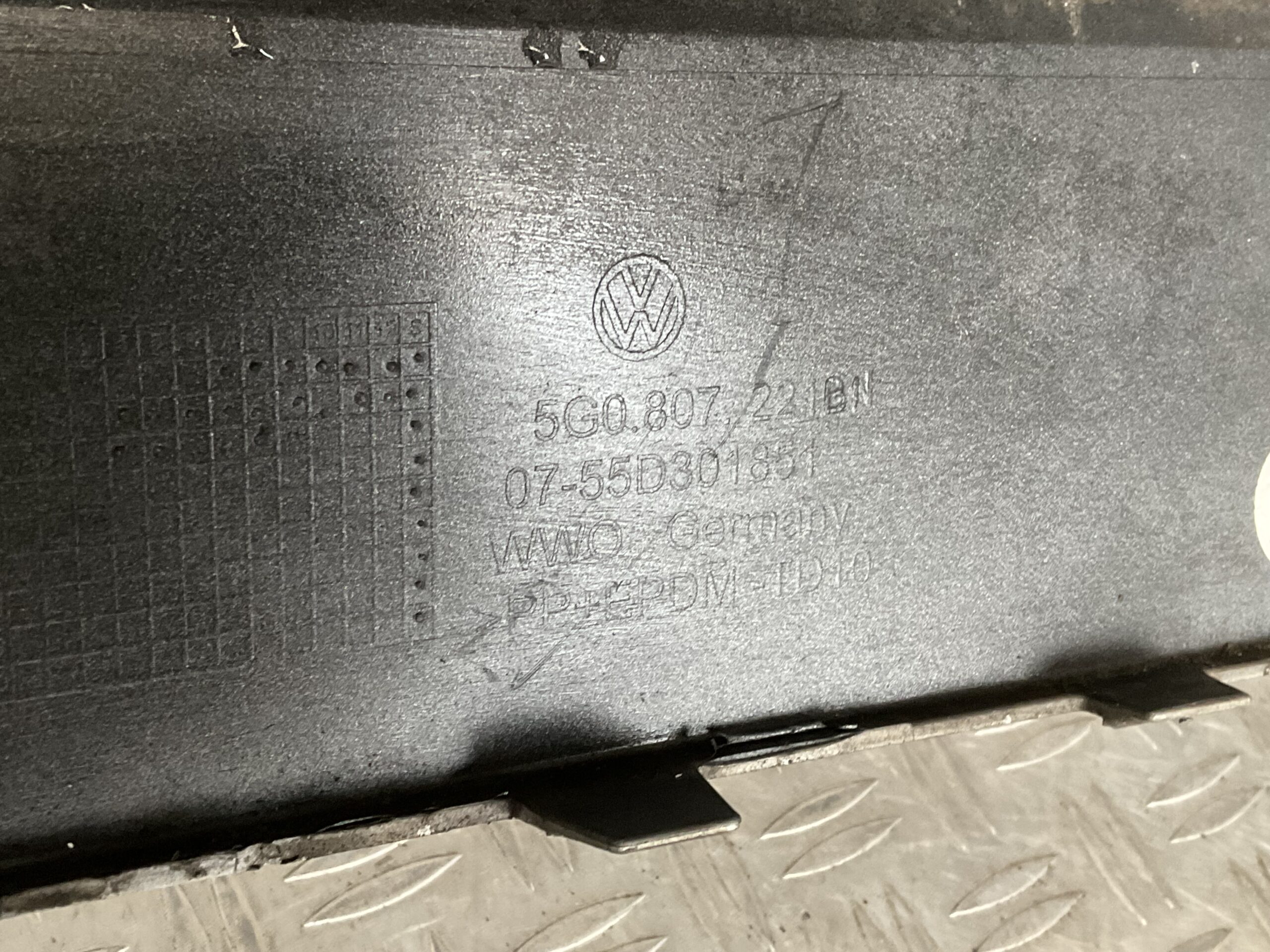 Bumper Volkswagen Golf 7 12-16 pdc 5G0807221BN Voorbumper C2-16437z