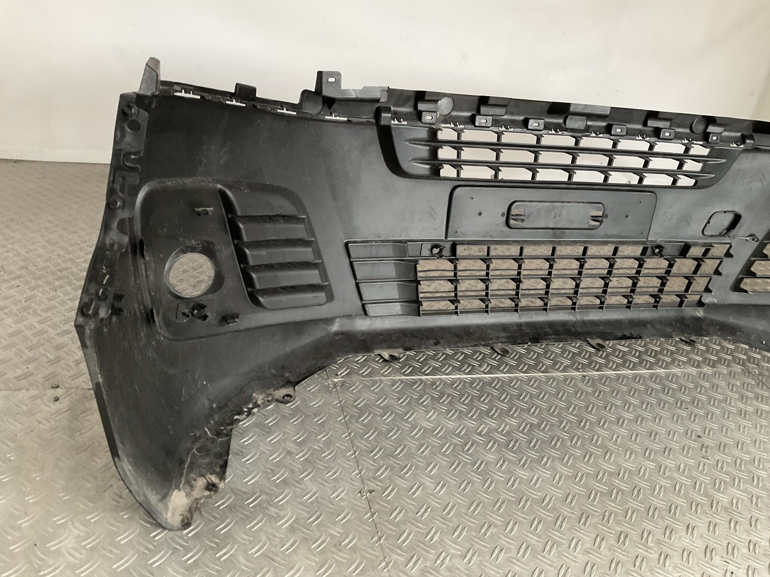 Bumper Peugeot Expert Citroen Jumpy 18-23 9808639977 Voorbumper J5-16435z