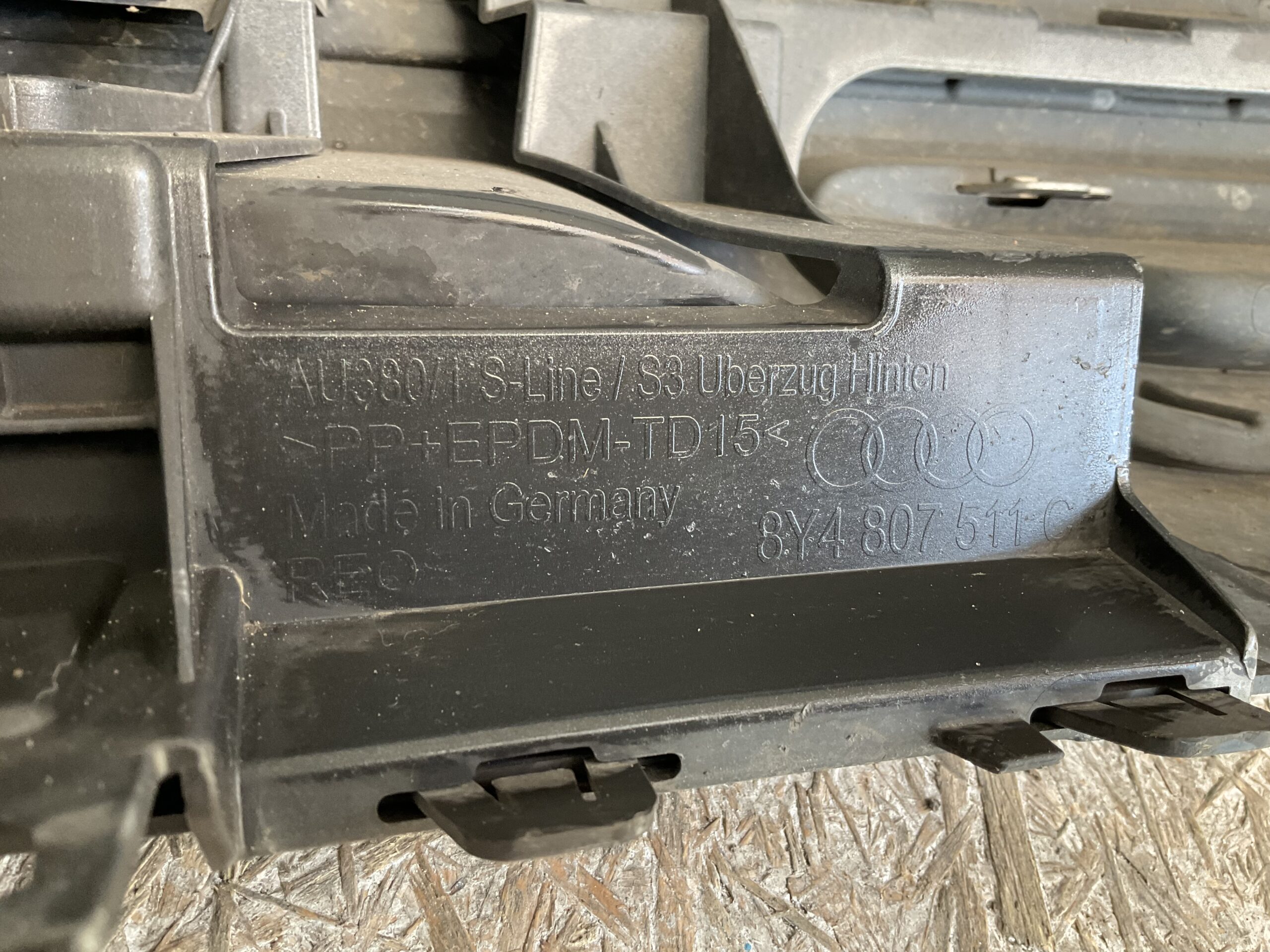 Bumper Audi A3 8Y Sline S-Line Sportback 8y4807511c Achterbumper F5-16494z