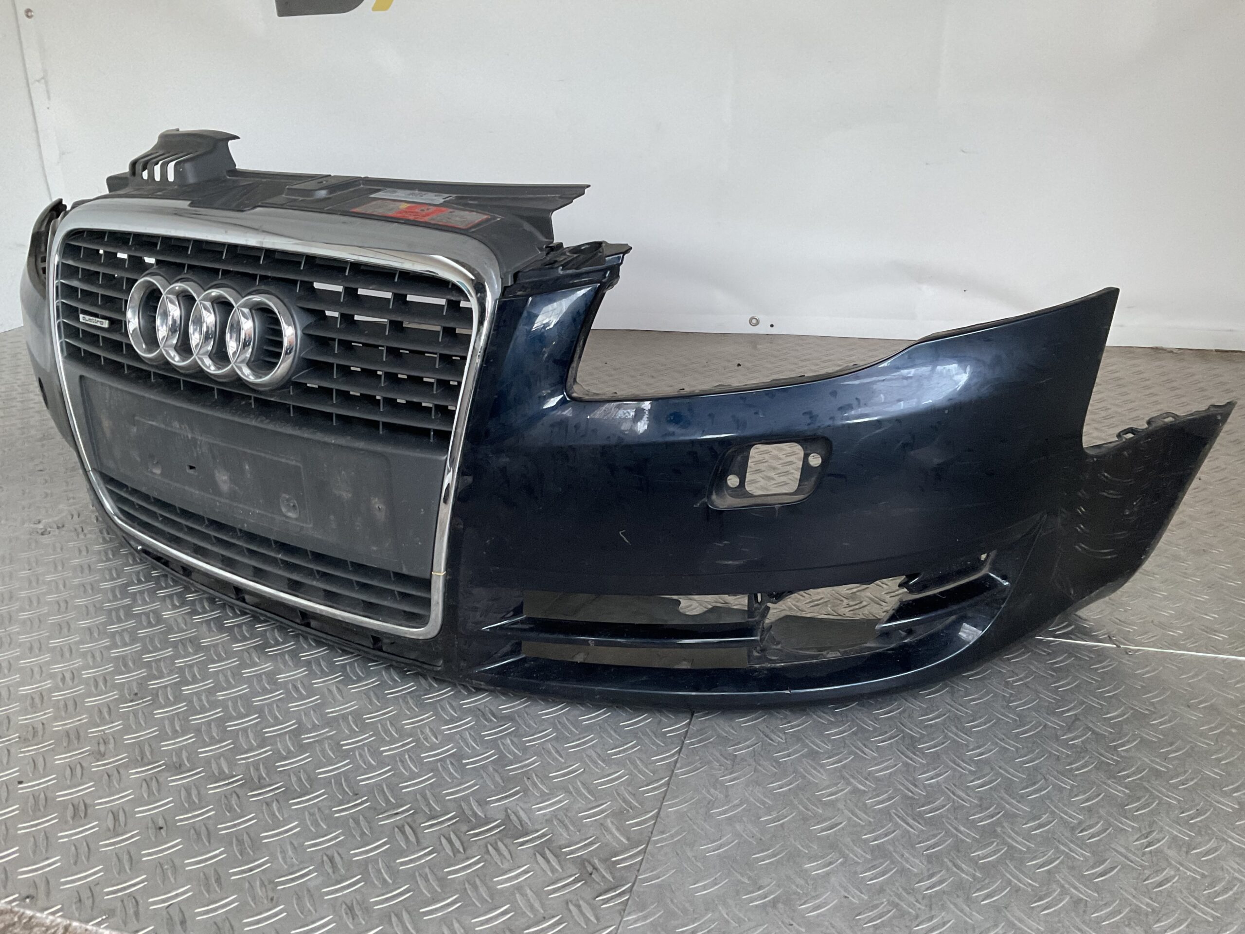 Bumper Audi A4 8E 8H 06-098e0807437 Voorbumper H3-16517z