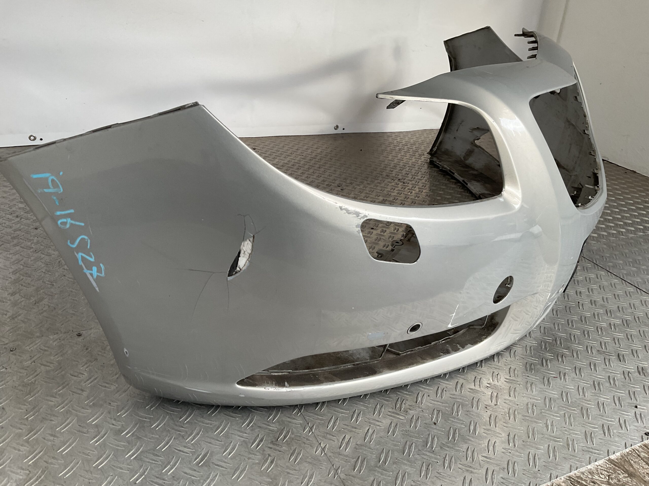 Bumper Opel Insignia A 09-12 13288286 Voorbumper i9-16527z