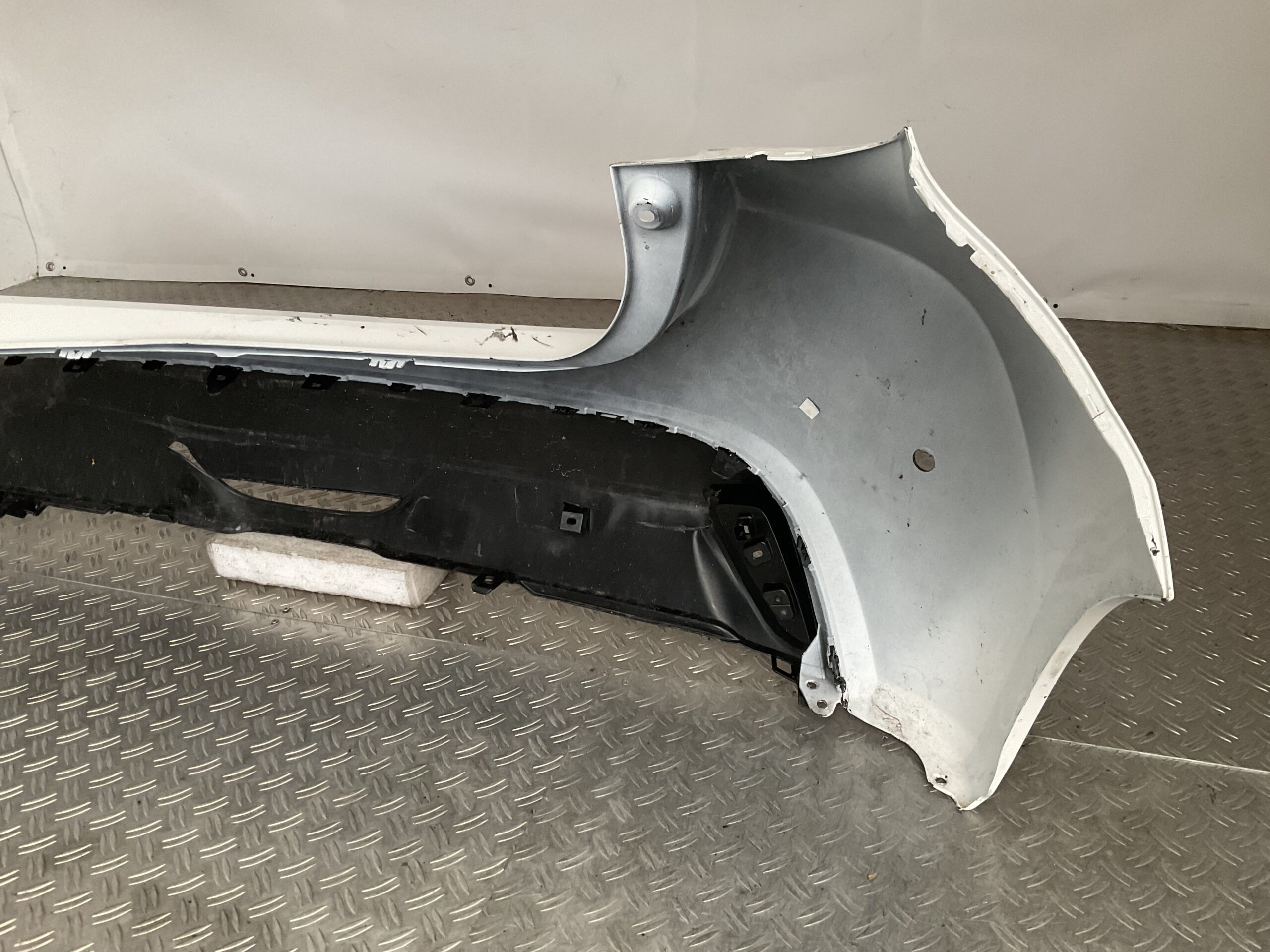 Bumper Toyota Yaris 20-24 52159-0DC60 Achterbumper F5-16540z