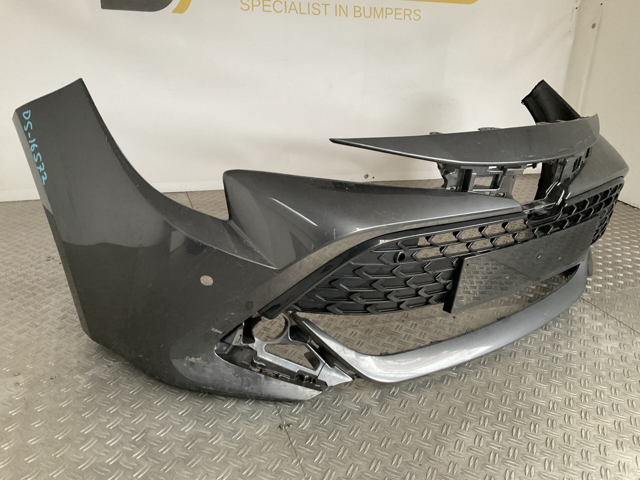 Bumper Toyota Corolla E21 18-24 52119-02j90 Voorbumper D5-16572z