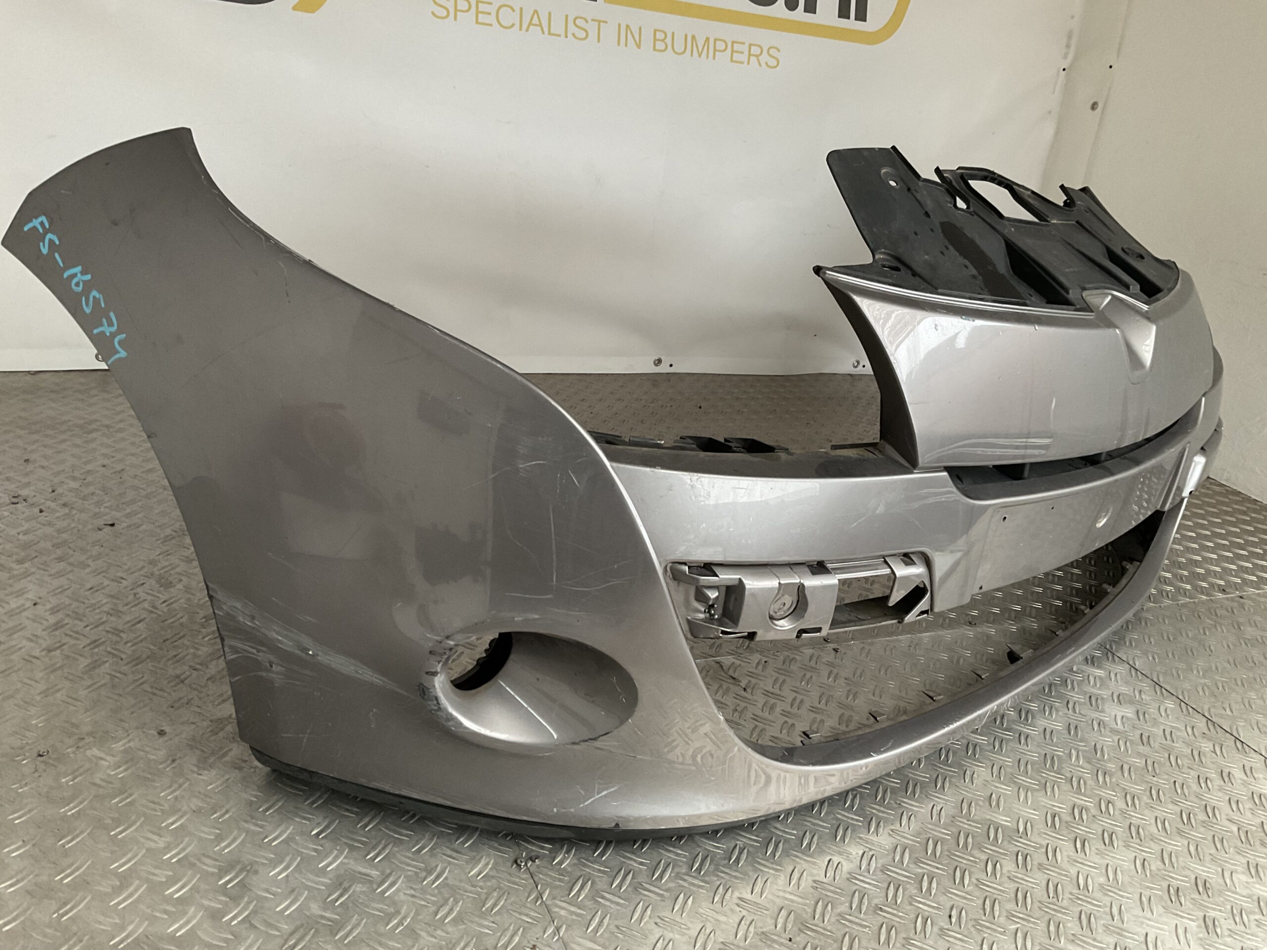 Bumper Renault Megane 3 III 08-13 269160001r Voorbumper F5-16574z