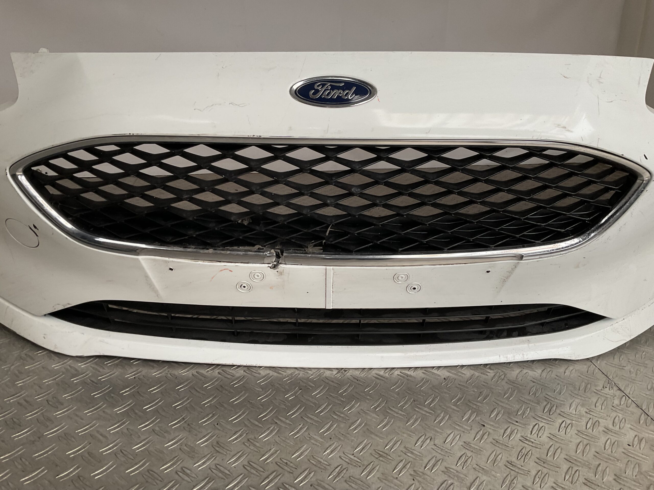 Bumper Ford Fiesta MK8 17-21 H1BB-17757-A Voorbumper D3-16584z