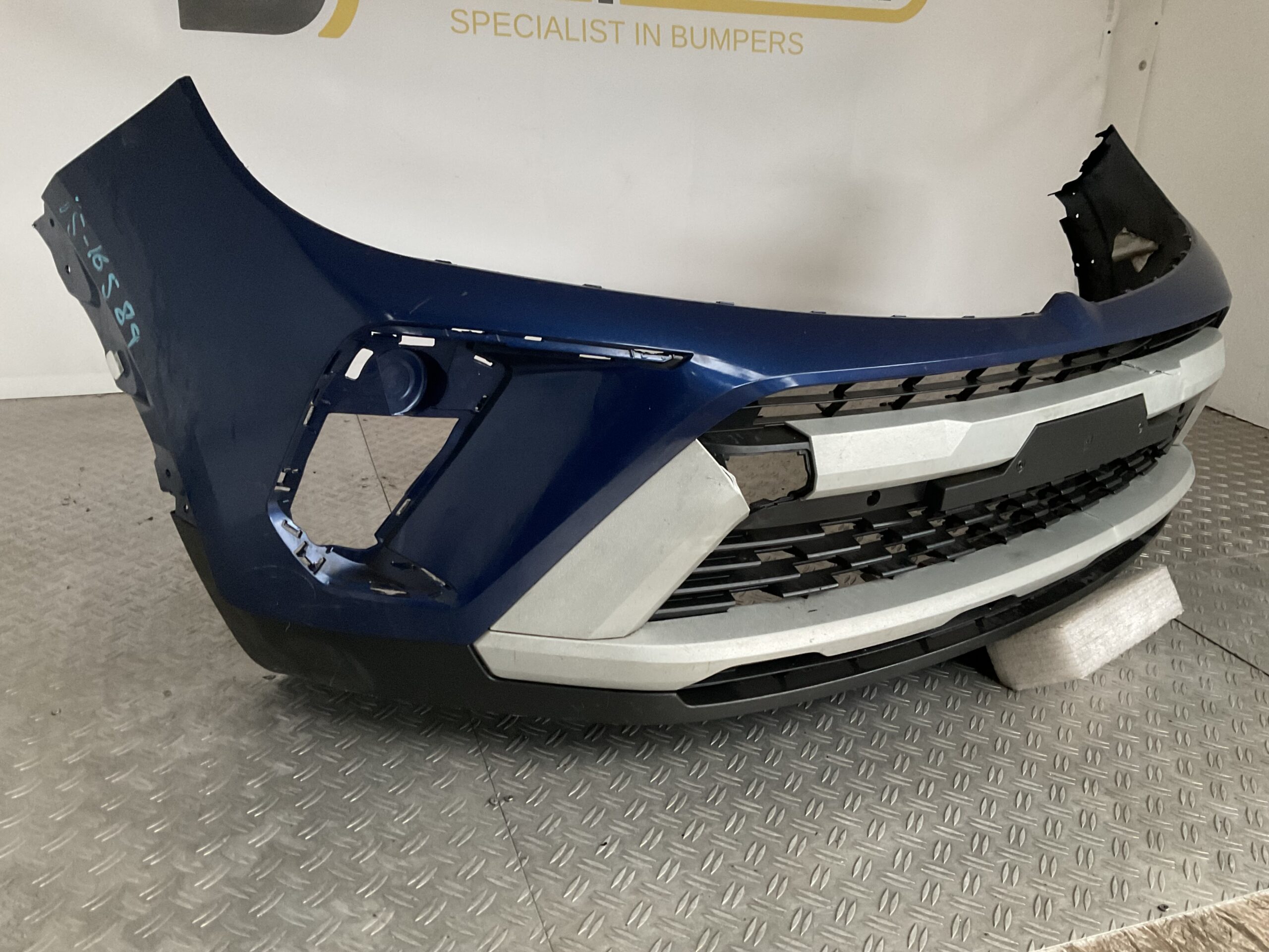 Bumper Opel Crossland X Facelift 20- 39172210 Voorbumper i5-16589z