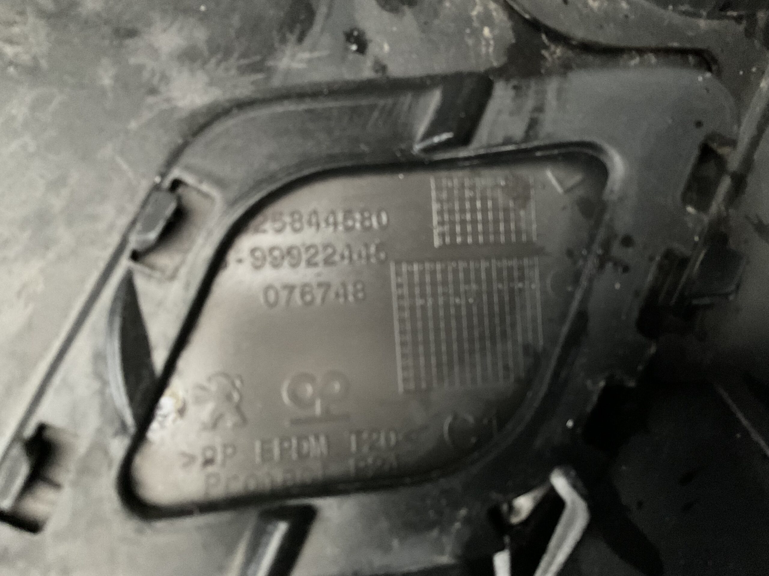 Bumper Peugeot 2008 19-23 9825844580 Voorbumper J5-16594z