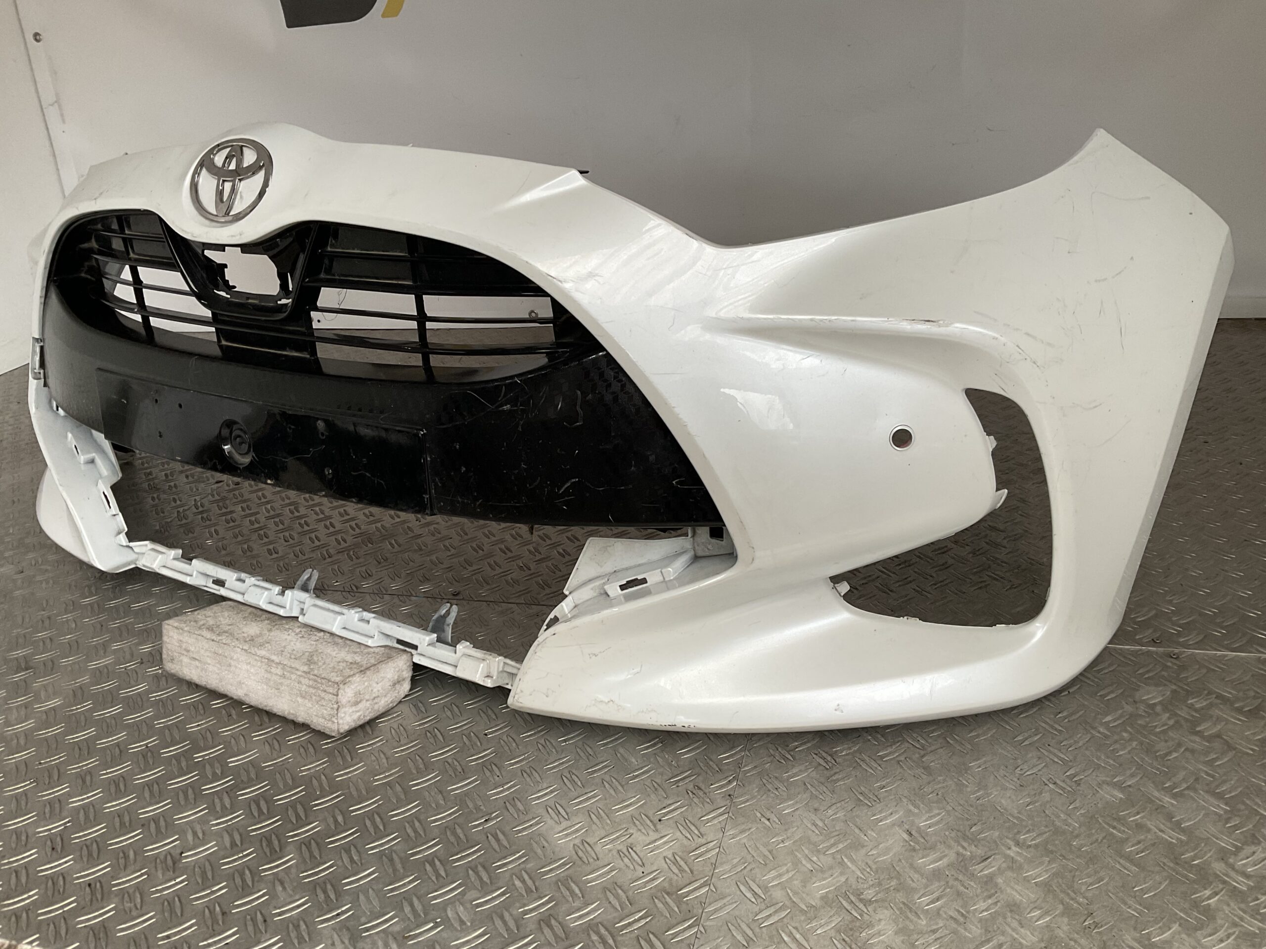 Bumper Toyota Yaris 19-23 52119-0DA00 Voorbumper D1-16537z