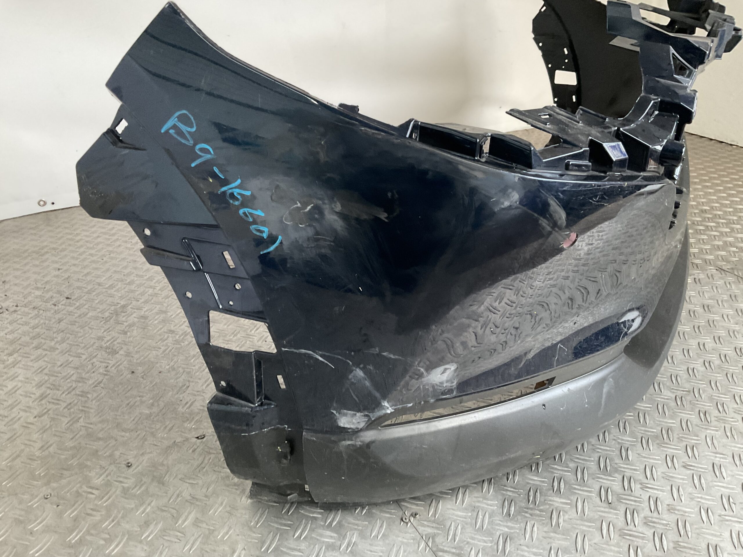 Bumper Mazda CX30 CX-30 DFR5-50031 Voorbumper B9-16601z