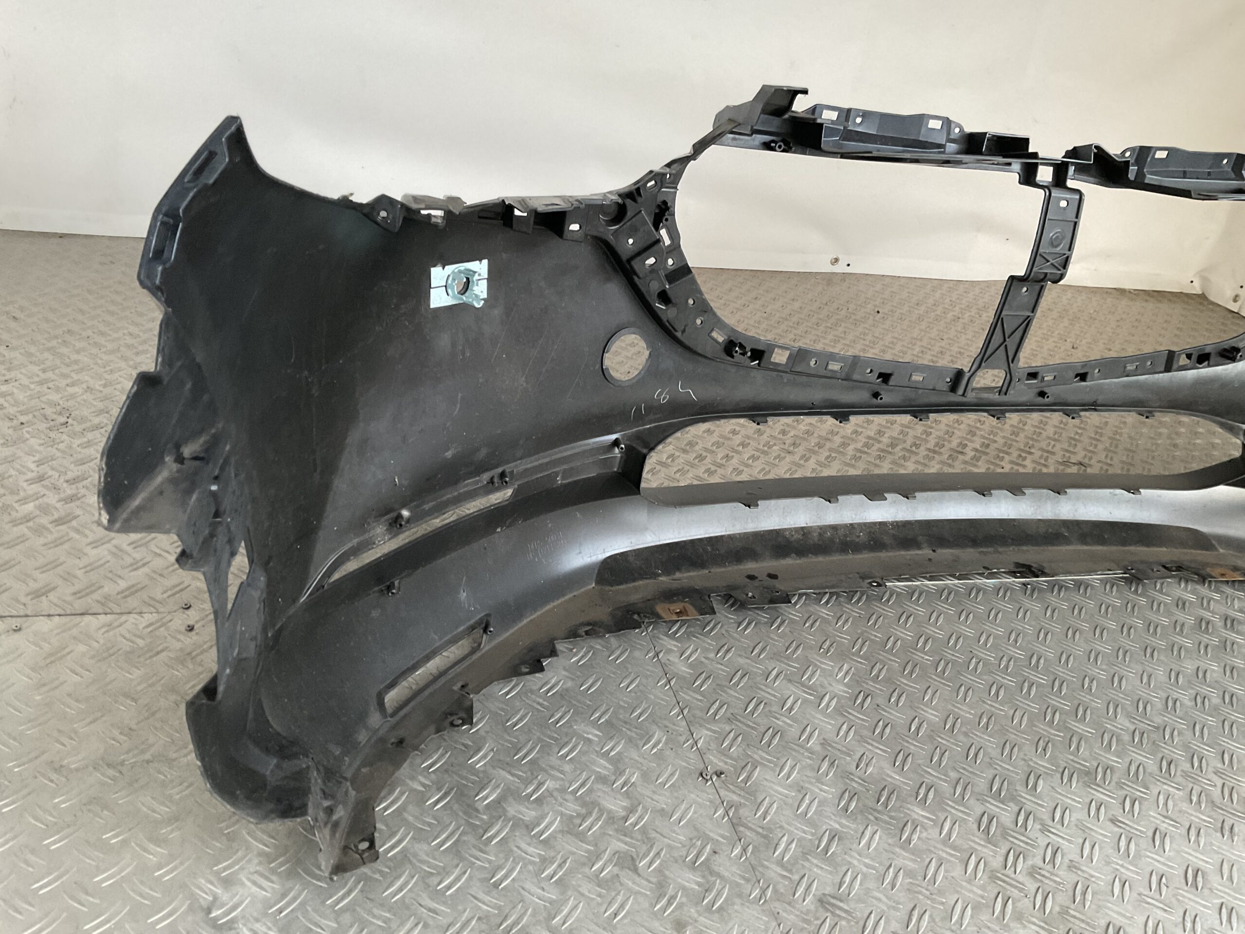 Bumper Mazda CX30 CX-30 DFR5-50031 Voorbumper B9-16601z