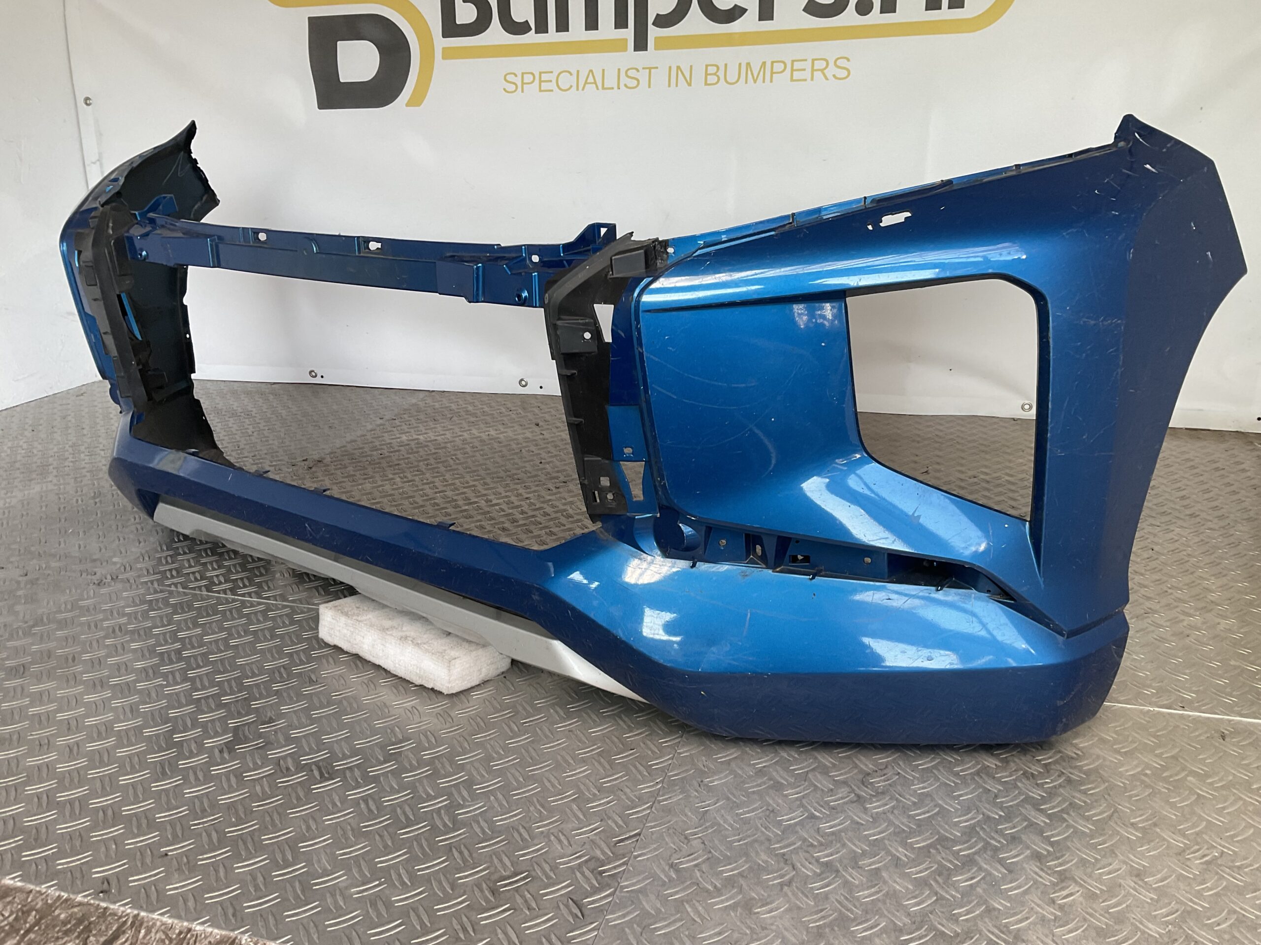 Bumper Mitsubishi L200 V 5 Facelift 19- 6400J272ZZ Voorbumper E5-16609z