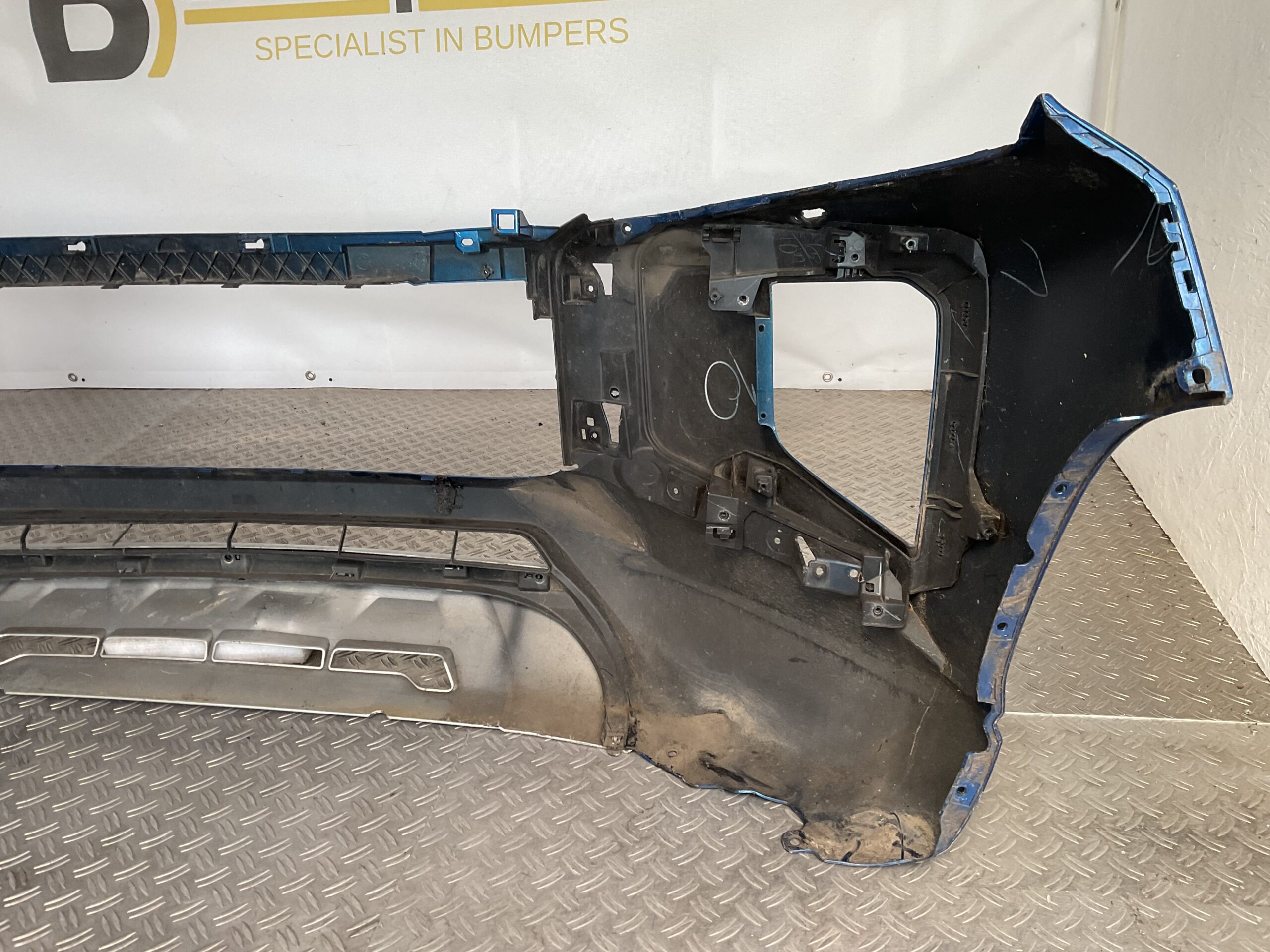 Bumper Mitsubishi L200 V 5 Facelift 19- 6400J272ZZ Voorbumper E5-16609z