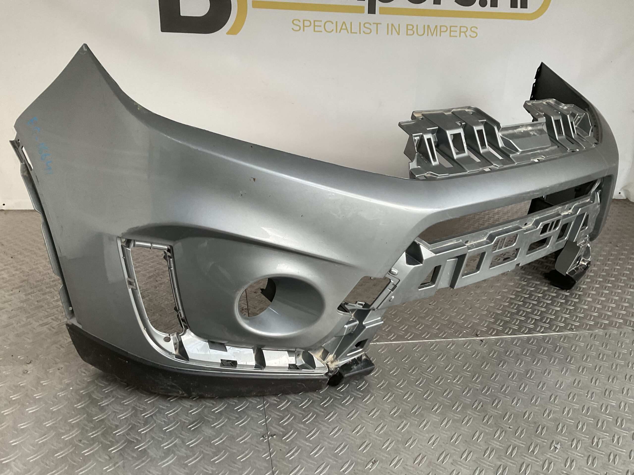 Bumper Suzuki Vitara Facelift 18- 71711-86R Voorbumper E5-16641z