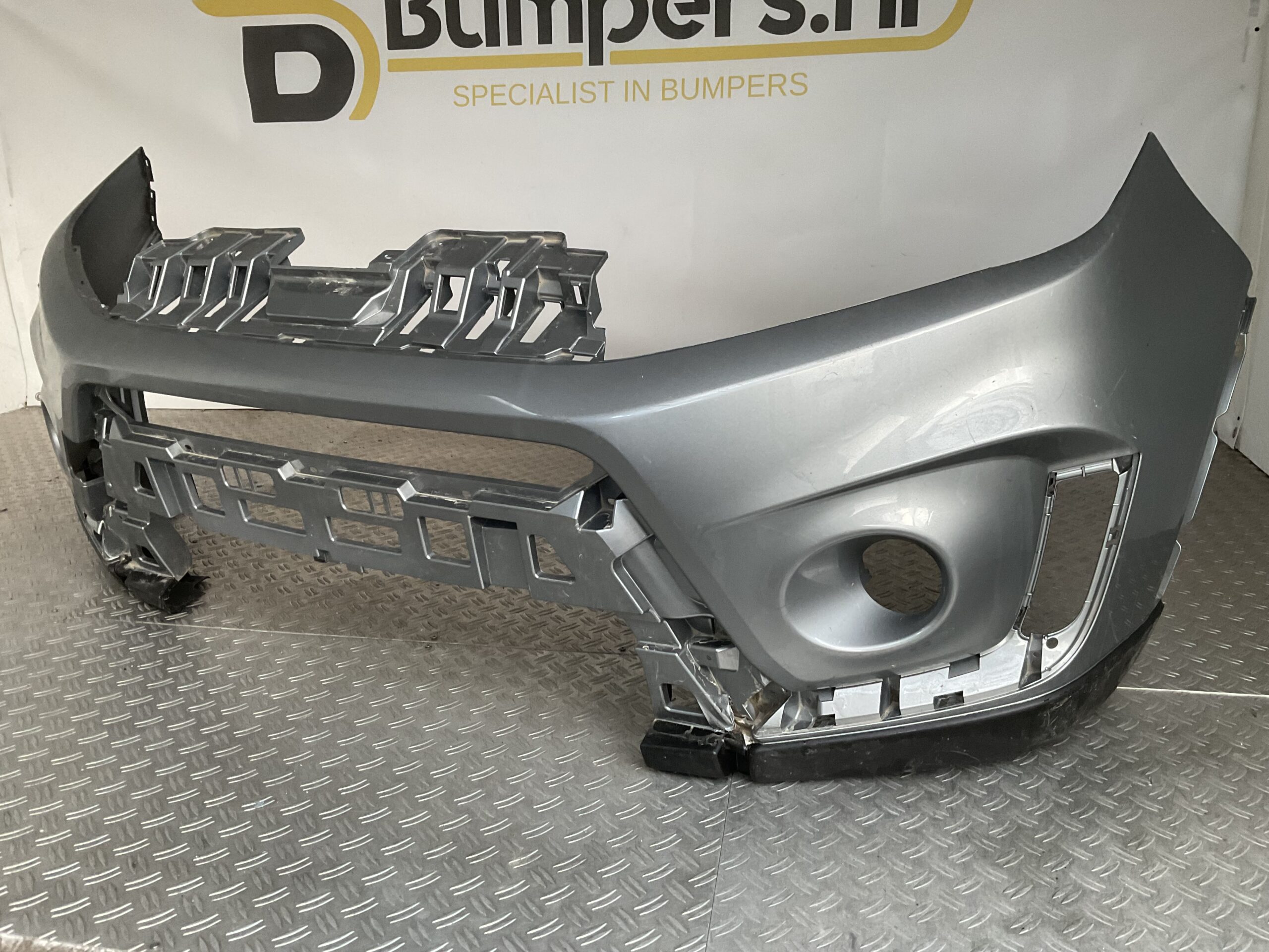 Bumper Suzuki Vitara Facelift 18- 71711-86R Voorbumper E5-16641z