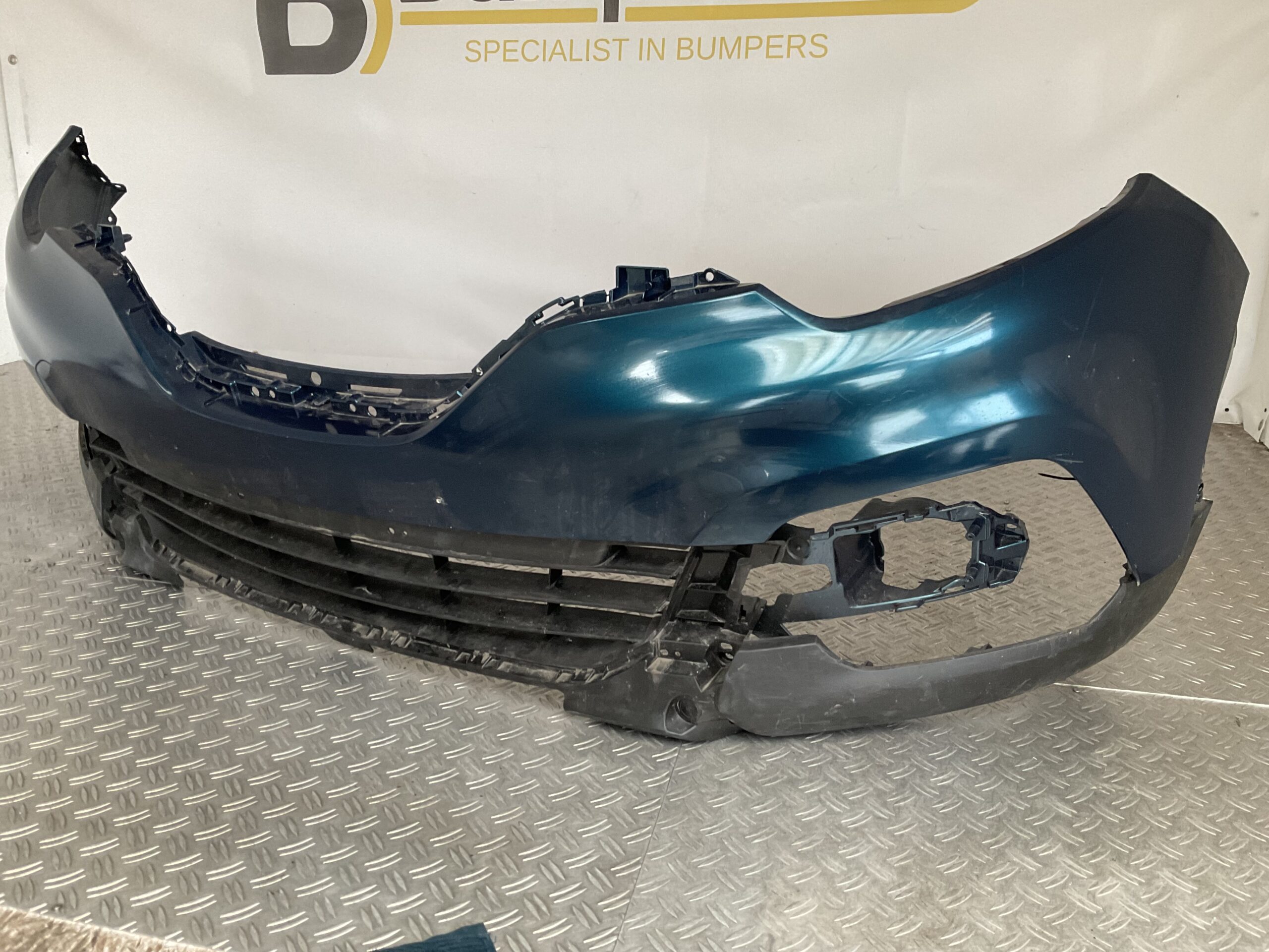 Bumper Renault Captur Facelift 16-21 620227019R Voorbumper F5-16644z