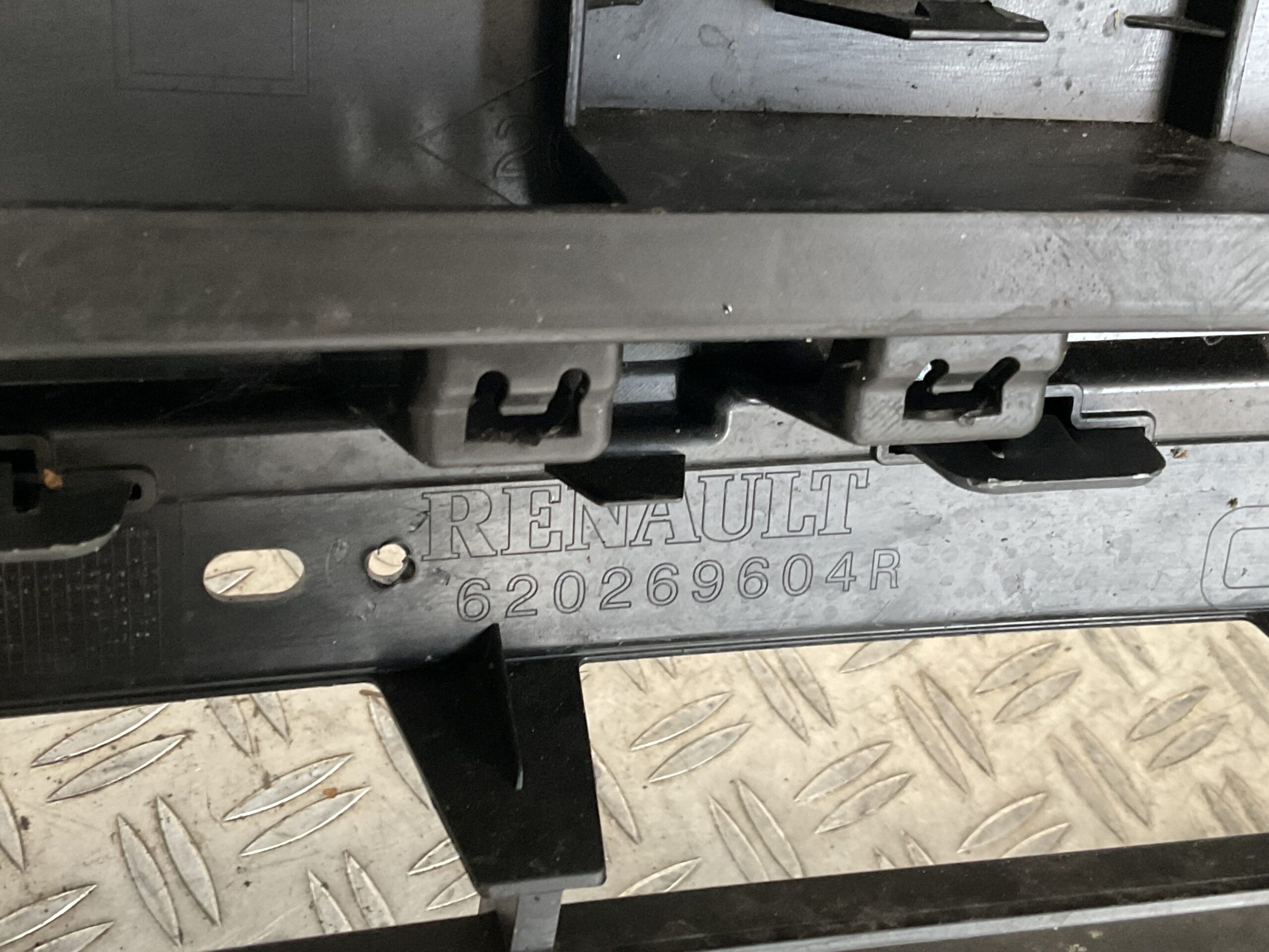 Bumper Renault Captur Facelift 16-21 620227019R Voorbumper F5-16644z